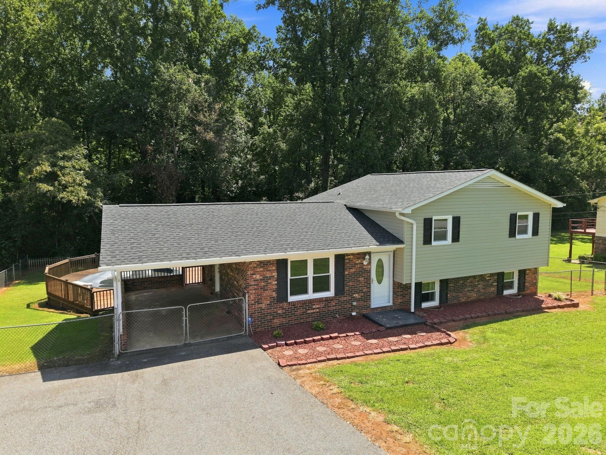 3730 Sedgefield Drive — Conover