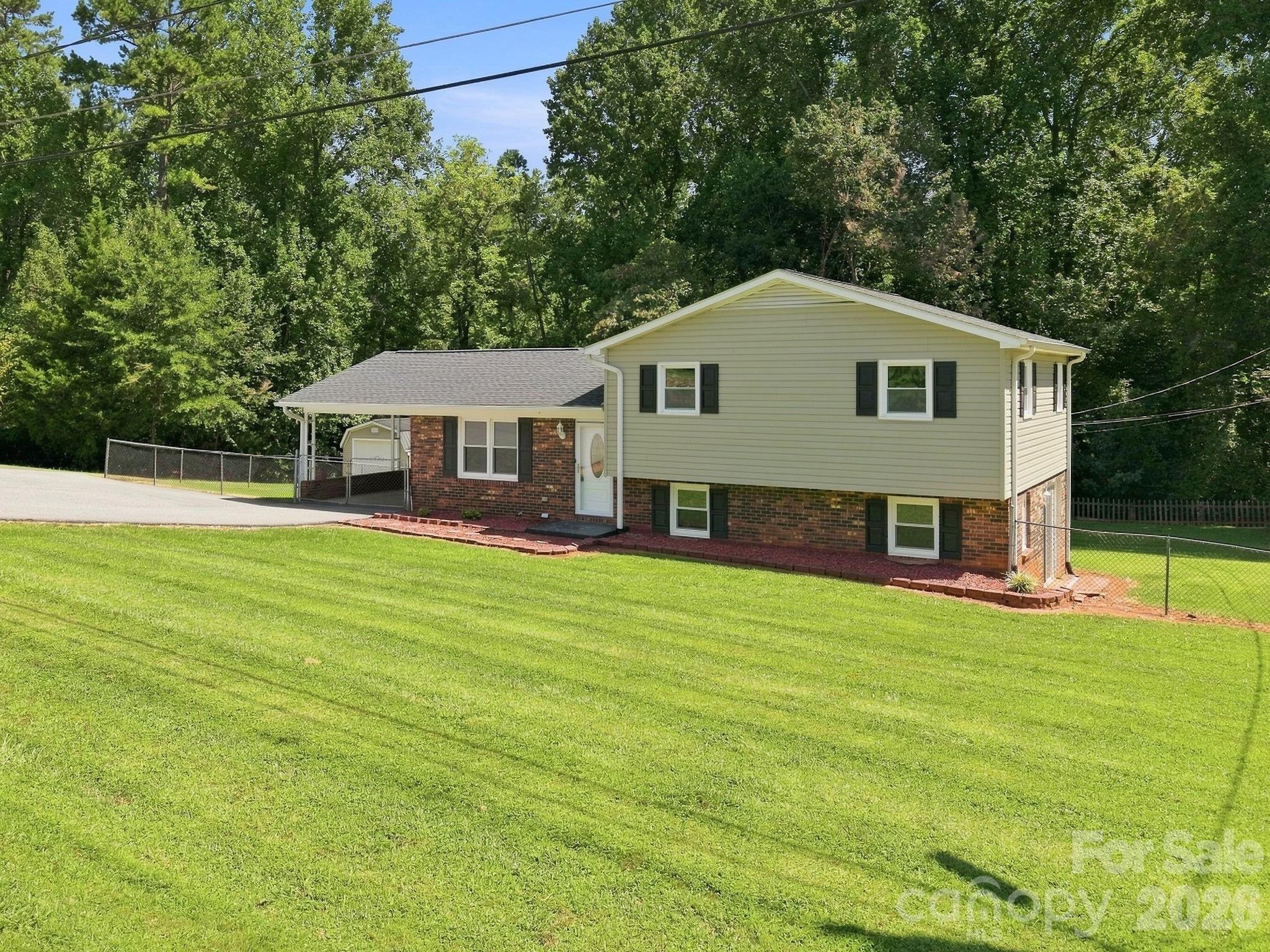 3730 Sedgefield Drive — Conover