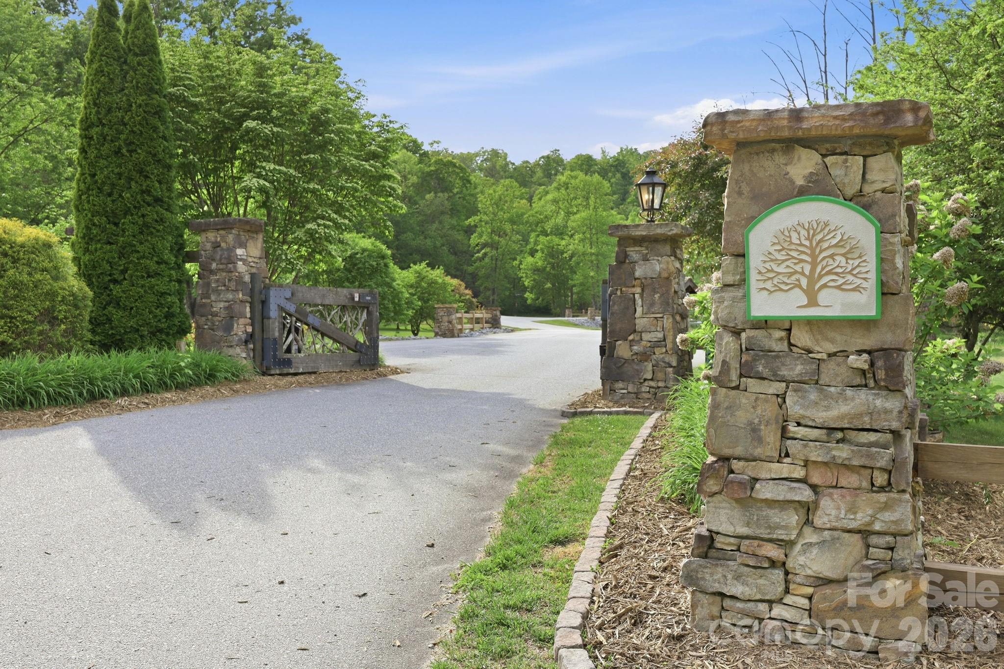 112 Sunny Morning Court — Hendersonville