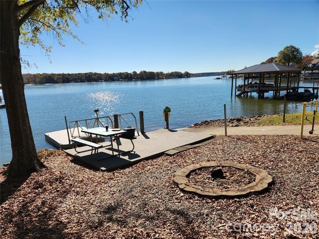 9542 Riviera Drive — Sherrills Ford