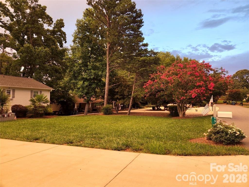 9542 Riviera Drive — Sherrills Ford