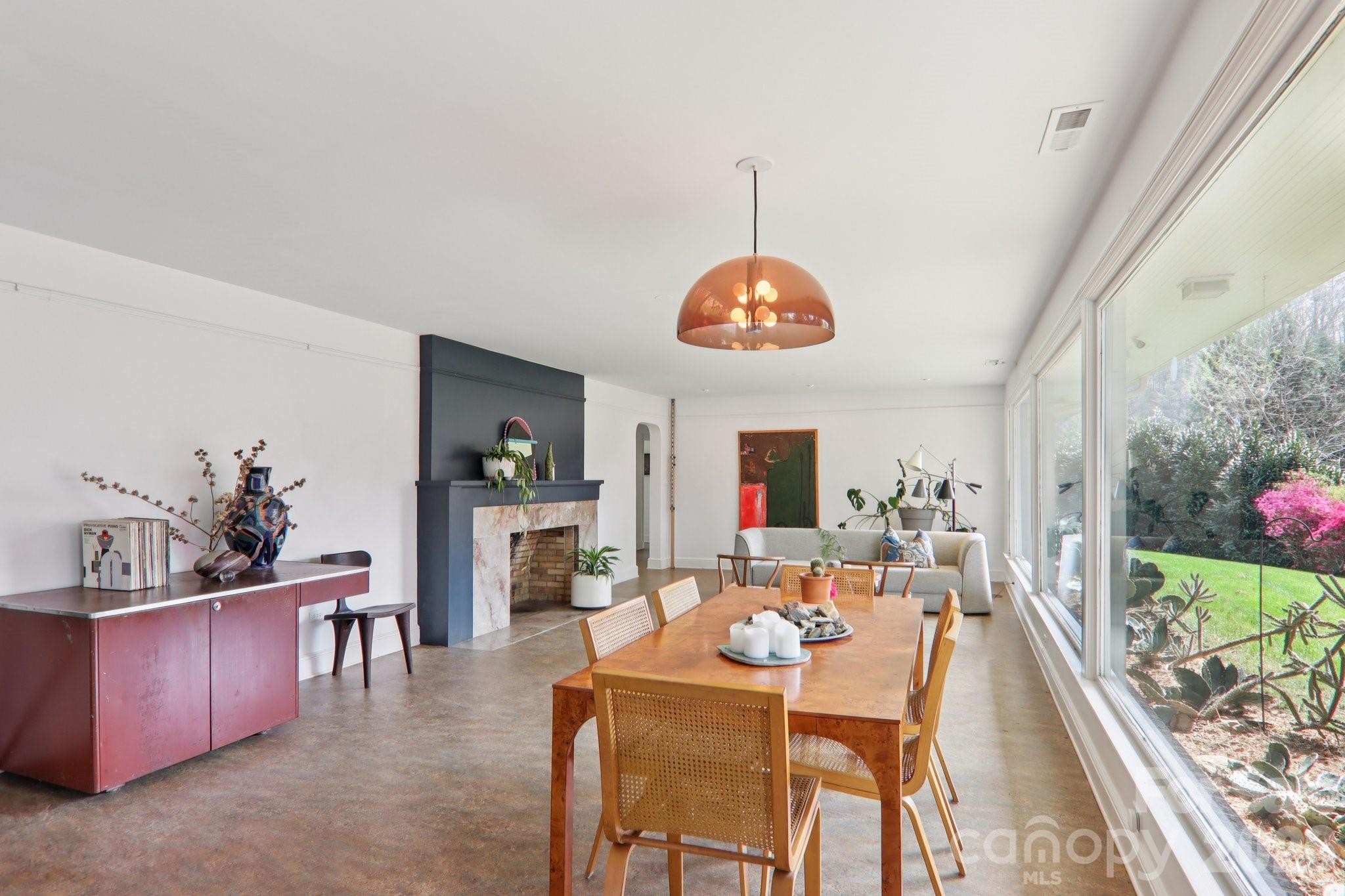 80 Sunset Drive — Marshall