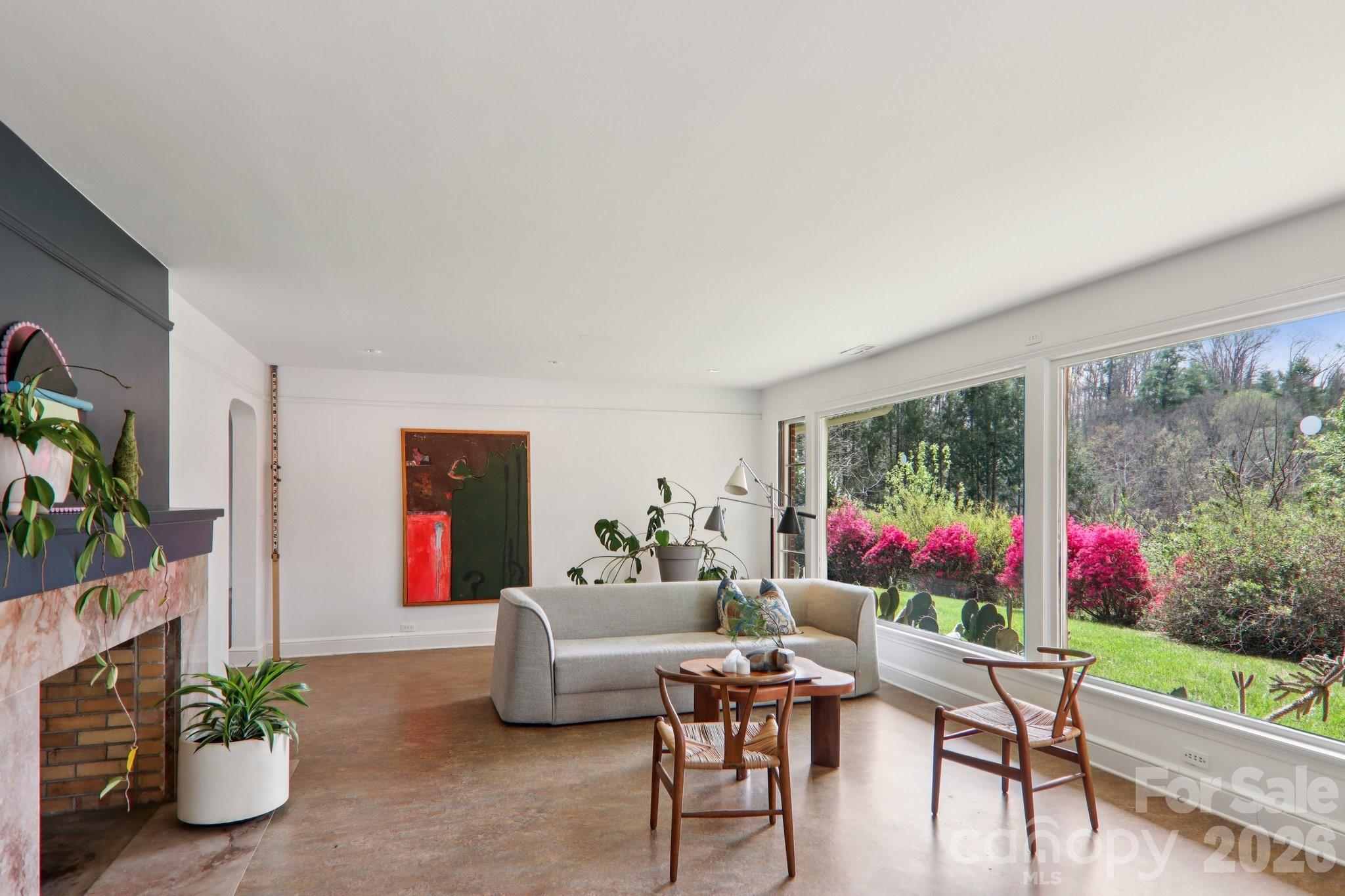 80 Sunset Drive — Marshall