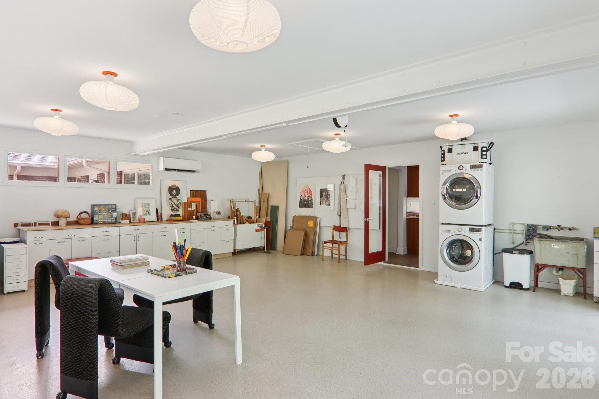 80 Sunset Drive — Marshall