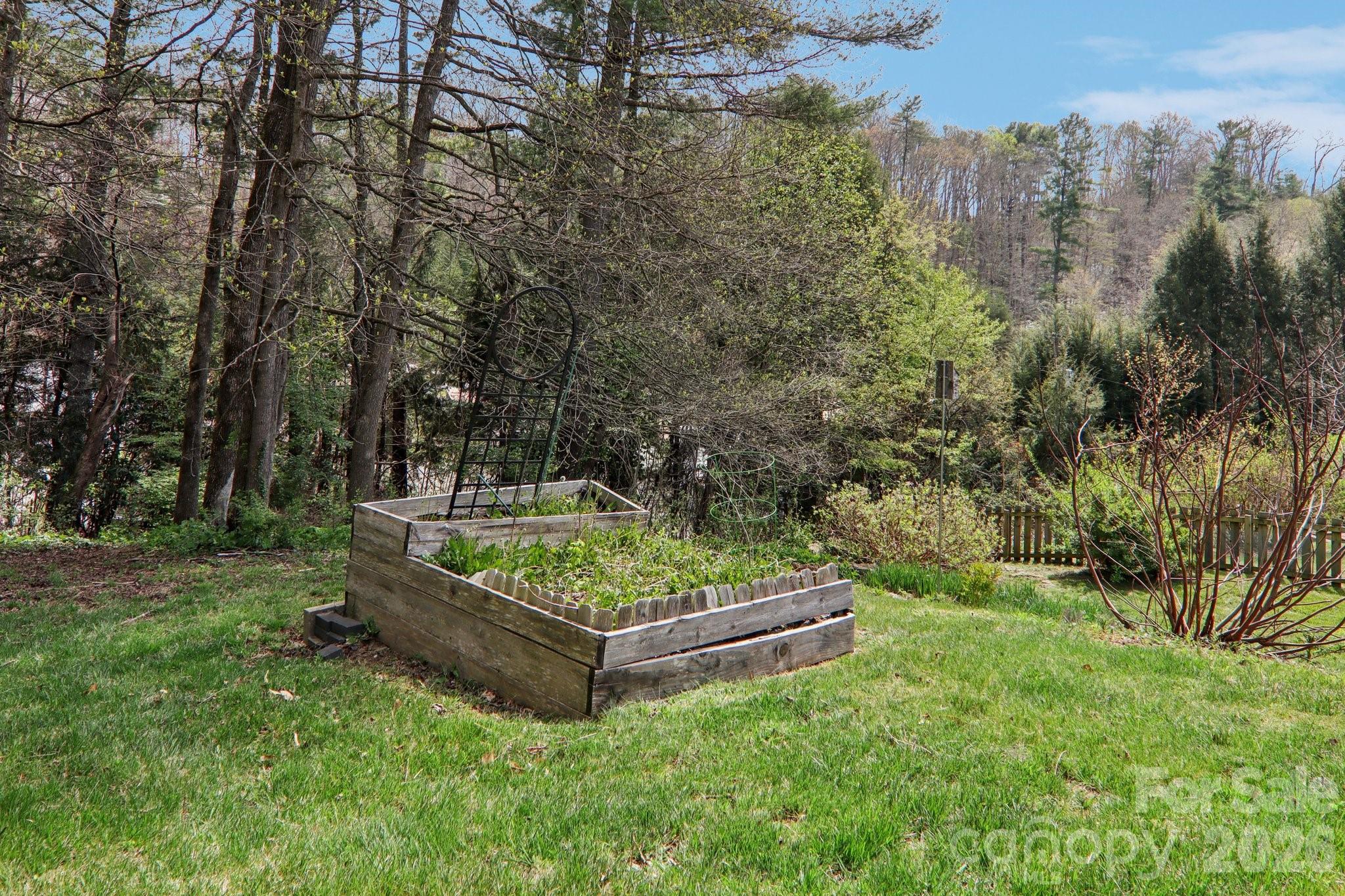 80 Sunset Drive — Marshall
