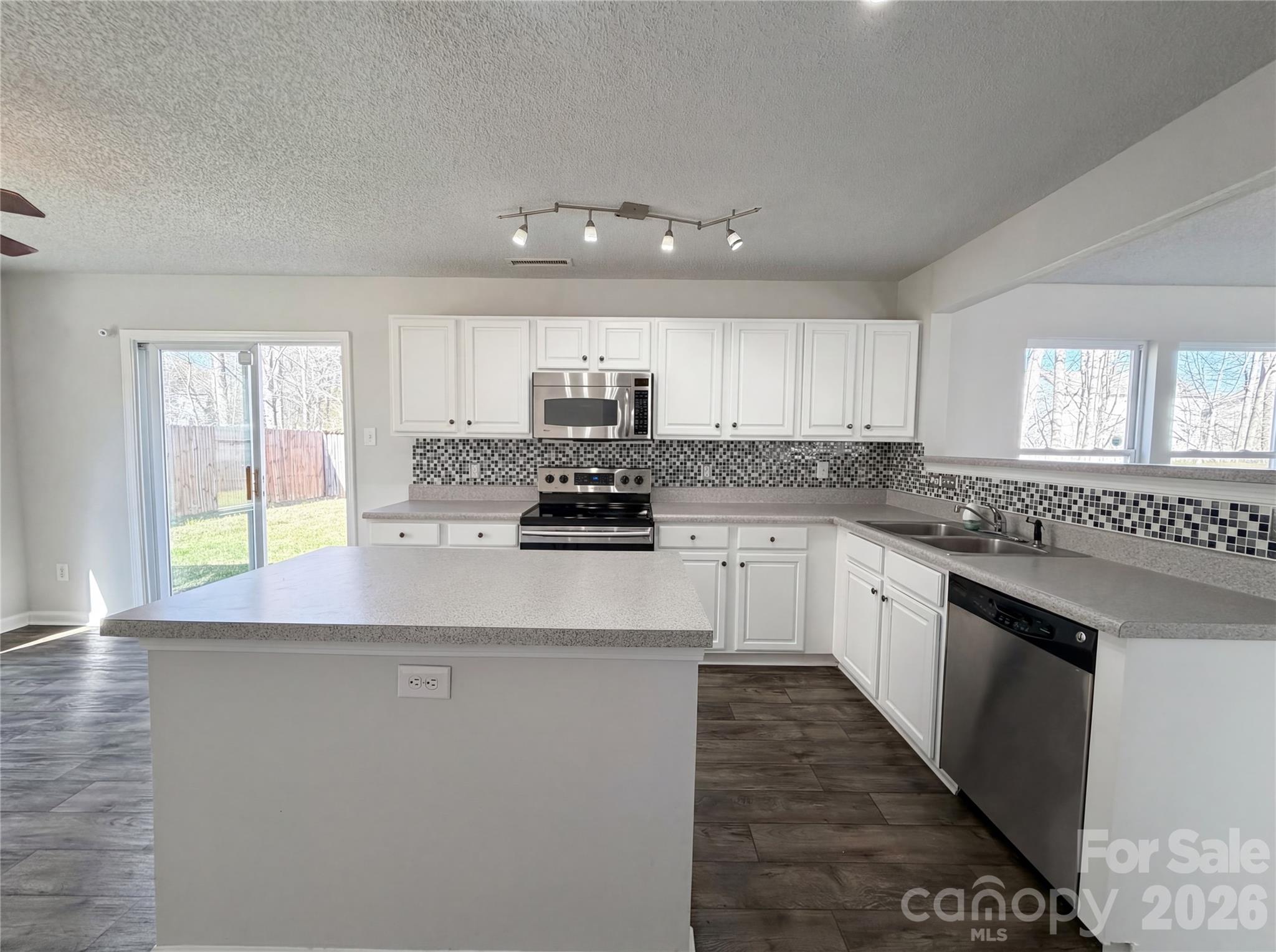752 Ladino Lane — Clover