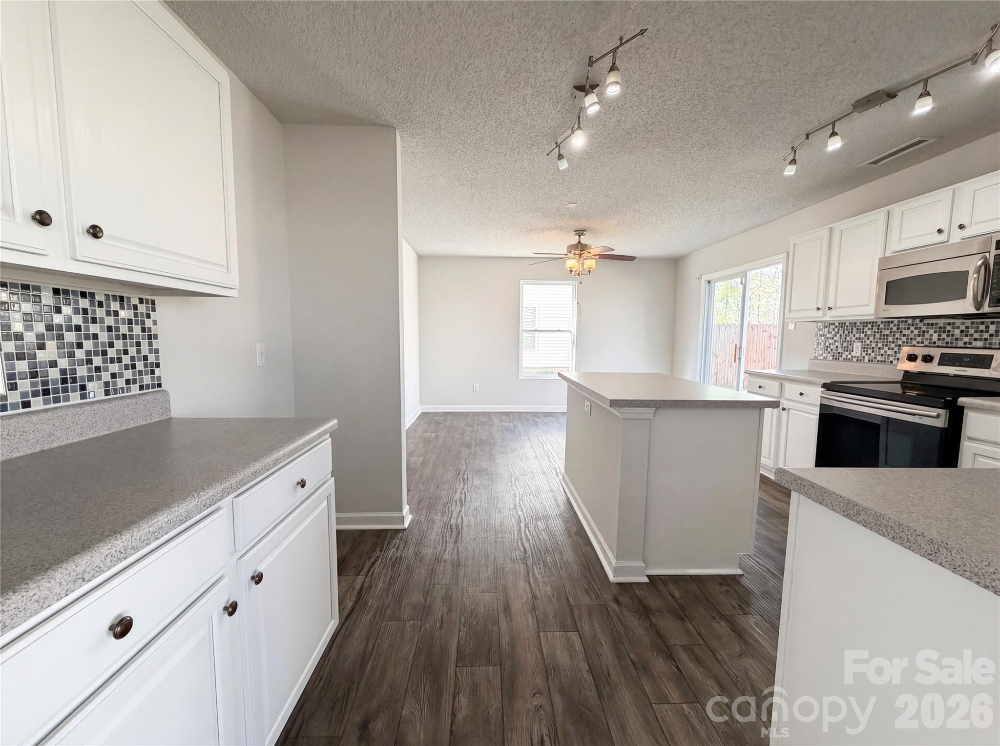 752 Ladino Lane — Clover