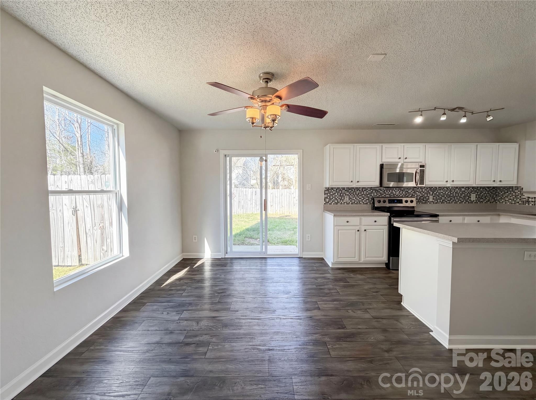 752 Ladino Lane — Clover