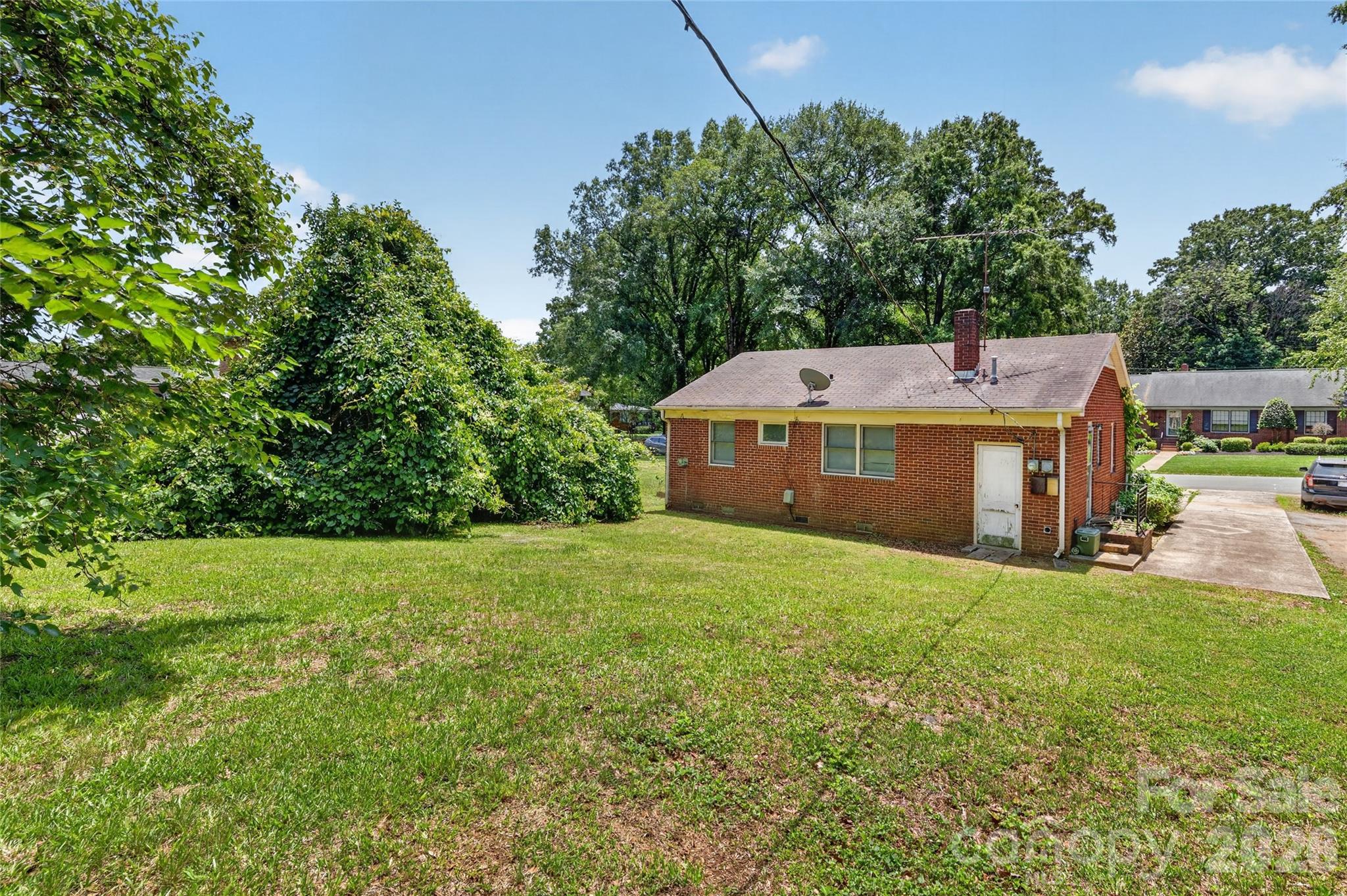 1632 Madison Avenue — Charlotte