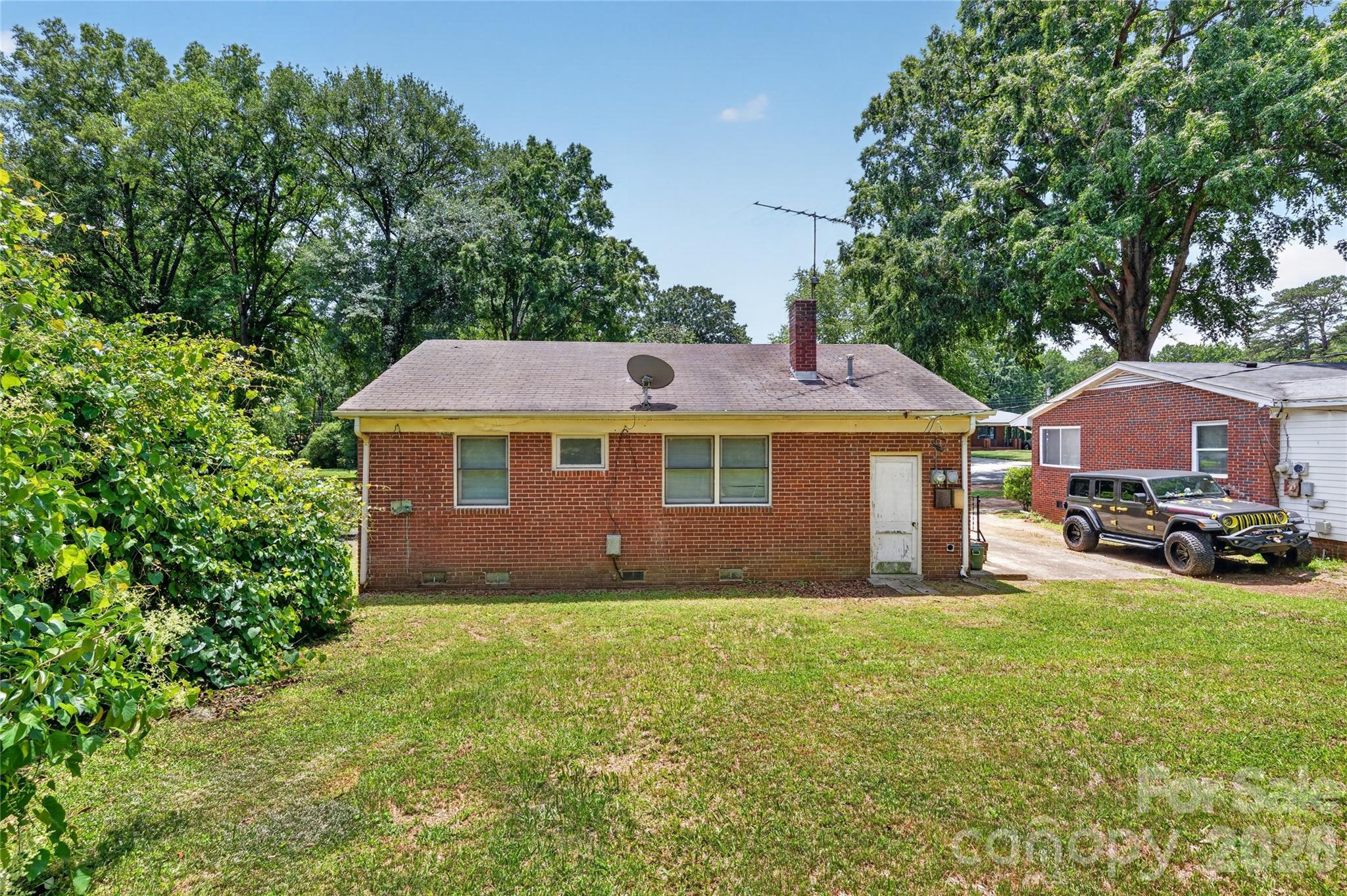1632 Madison Avenue — Charlotte