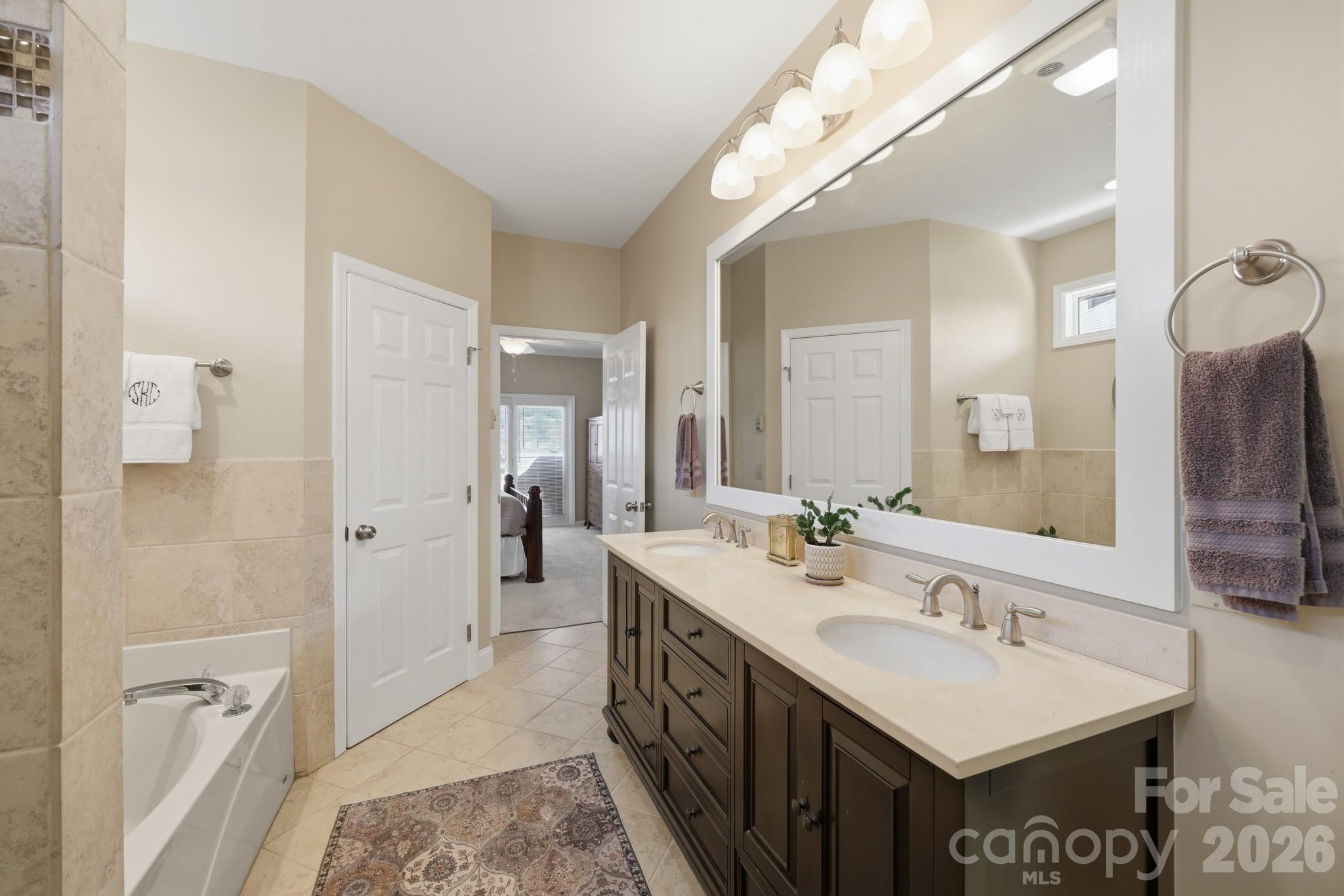 233 Lake View Place #D1 — Jefferson