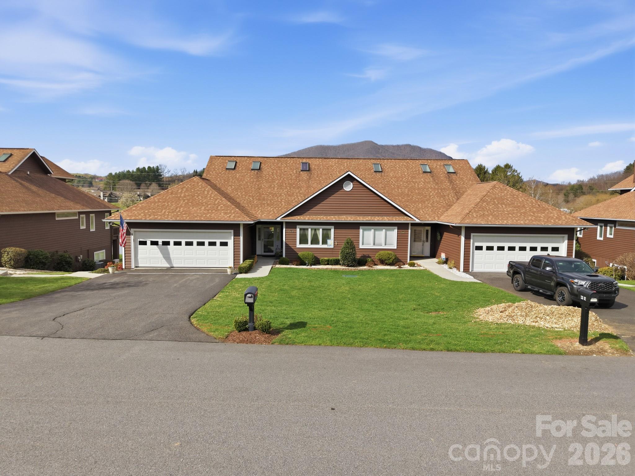 233 Lake View Place #D1 — Jefferson