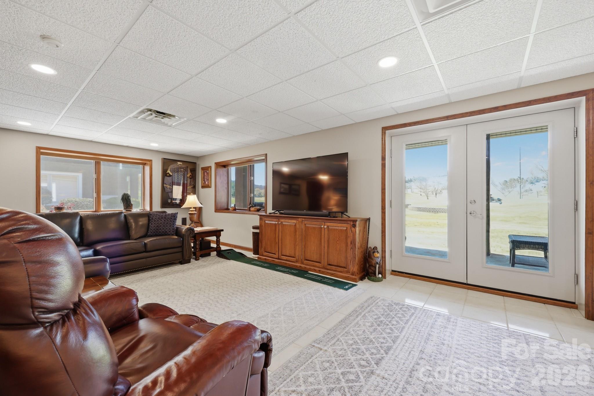 233 Lake View Place #D1 — Jefferson