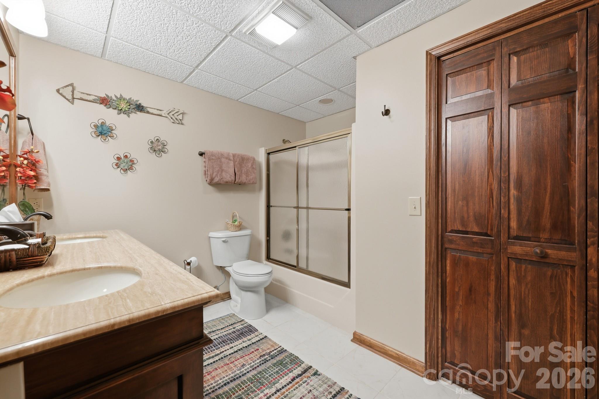 233 Lake View Place #D1 — Jefferson