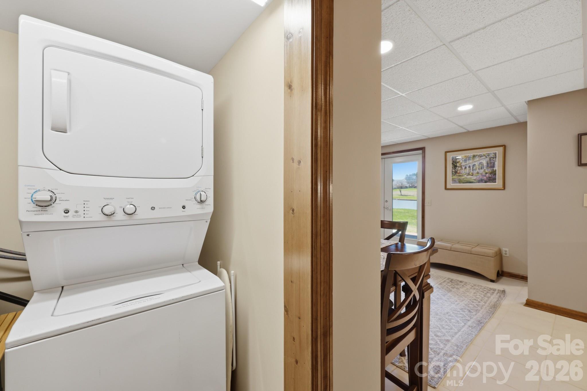 233 Lake View Place #D1 — Jefferson