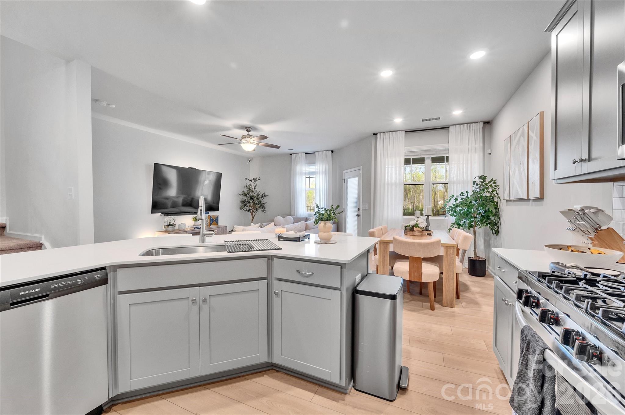 906 Park Bend Trail — Tega Cay