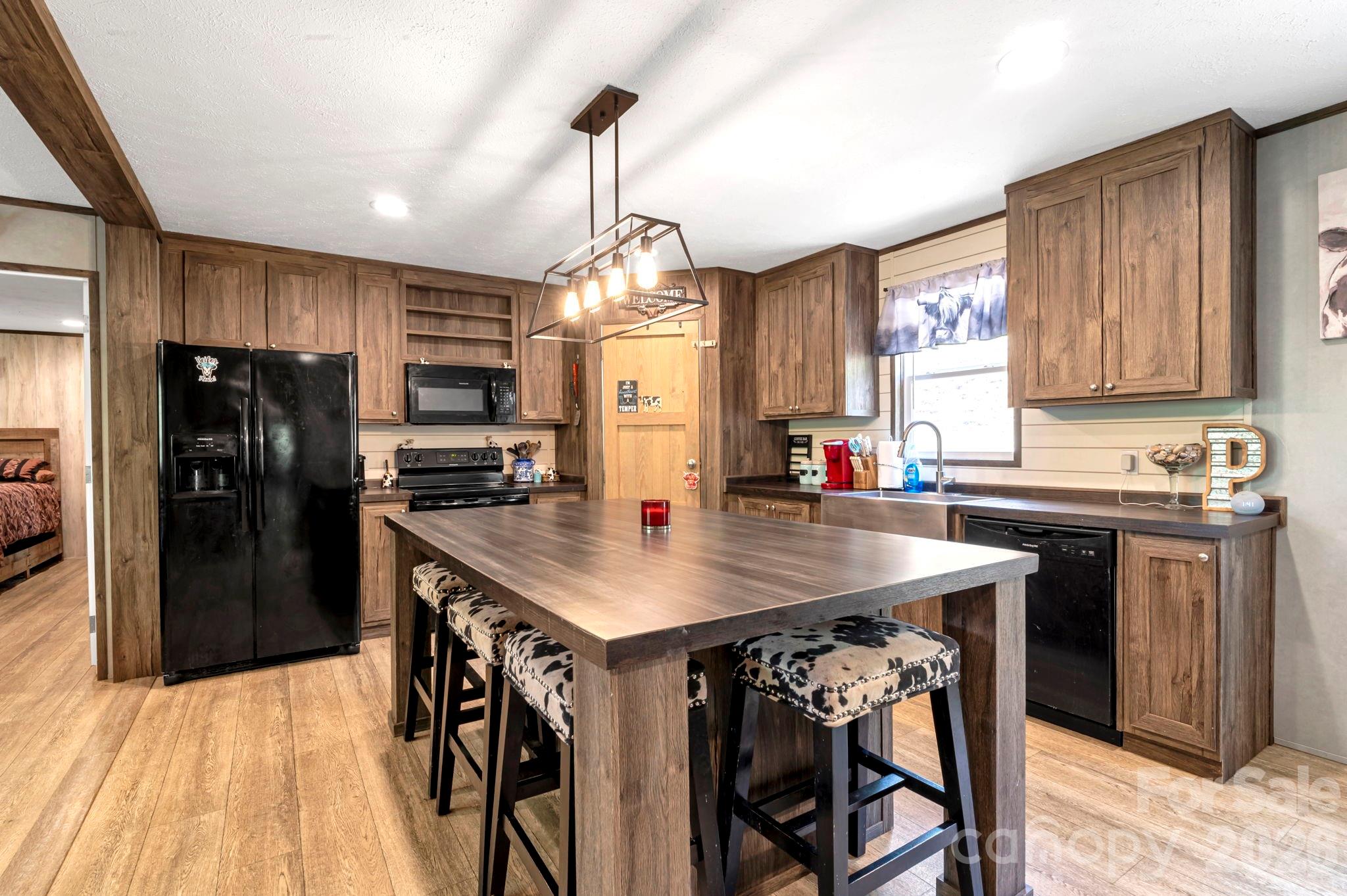 87 Horseback Lane — Marshall
