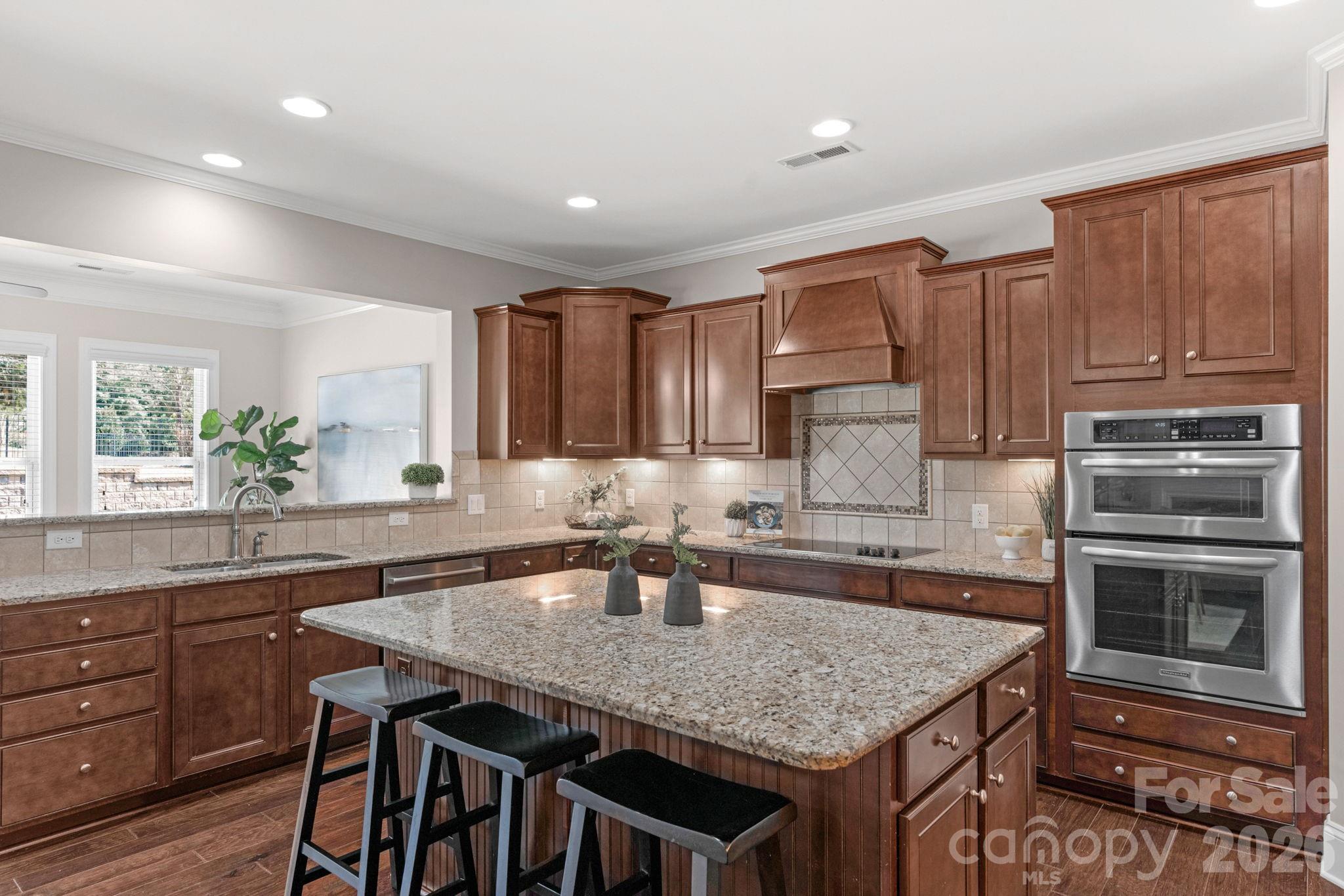 2709 Creek Manor Drive — Waxhaw