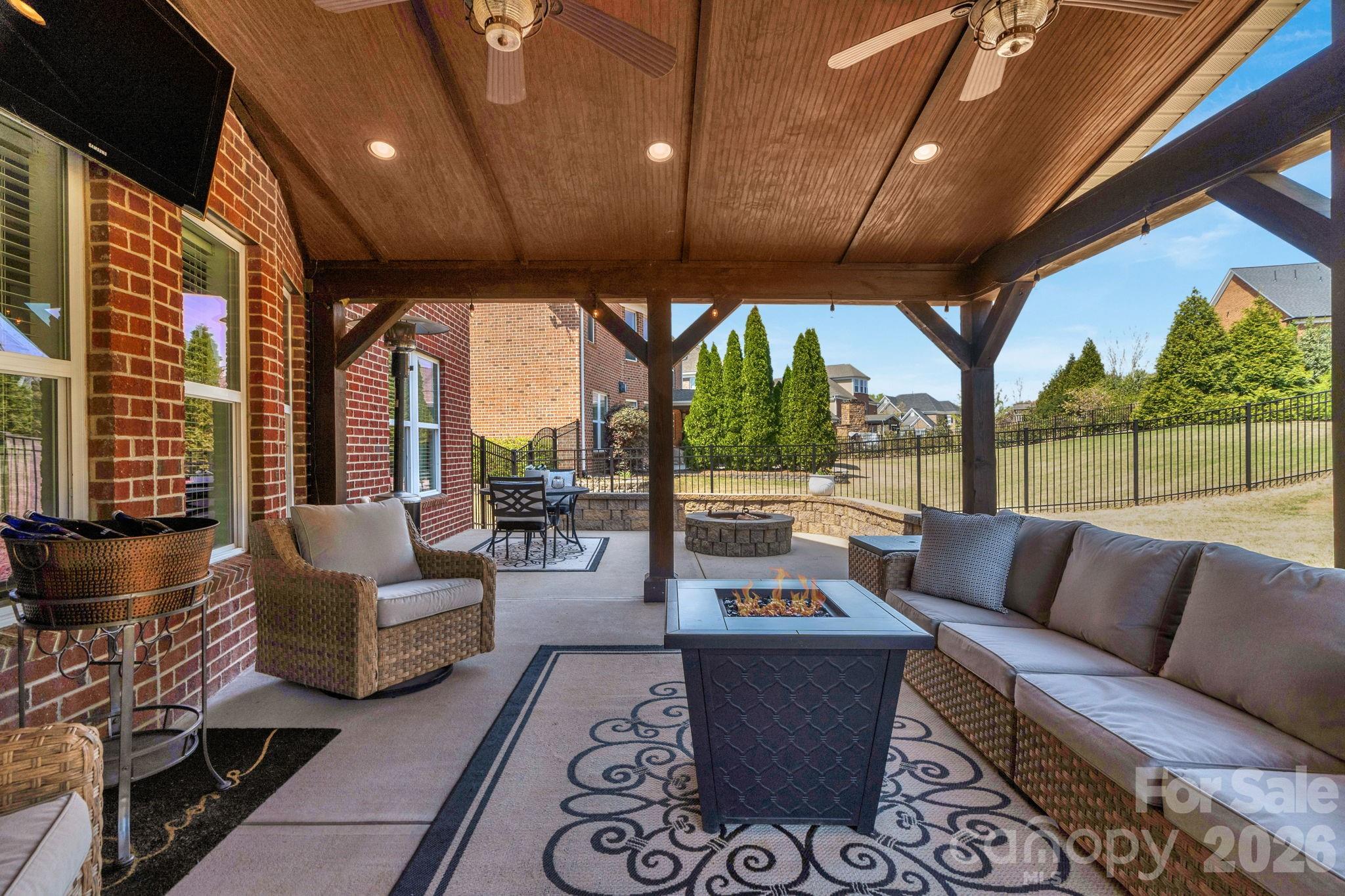 2709 Creek Manor Drive — Waxhaw