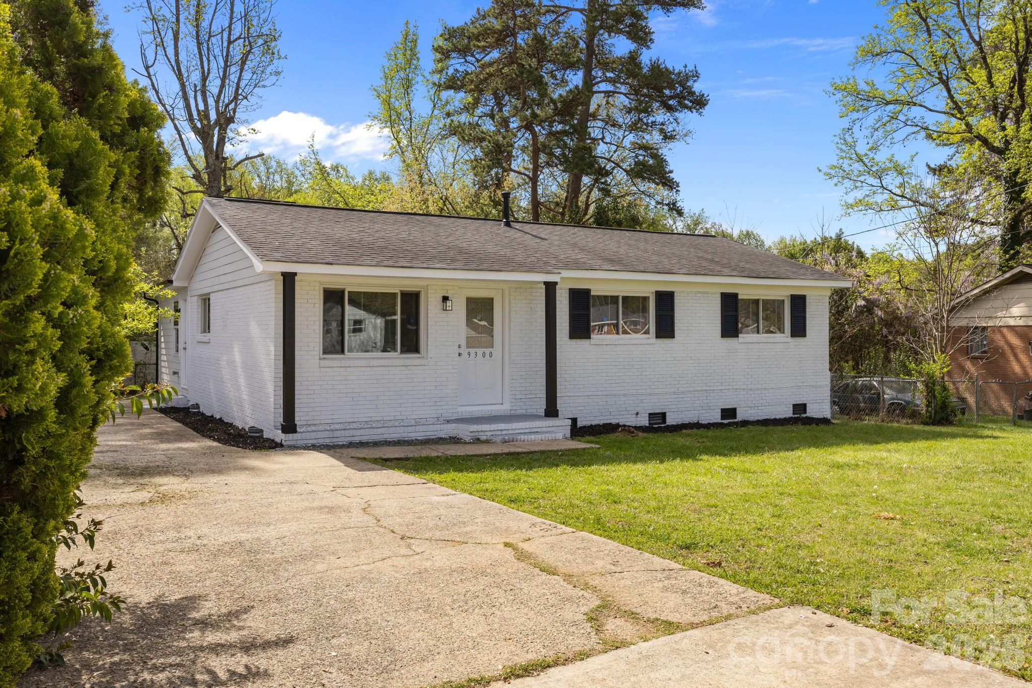 9300 Edgevale Drive — Charlotte