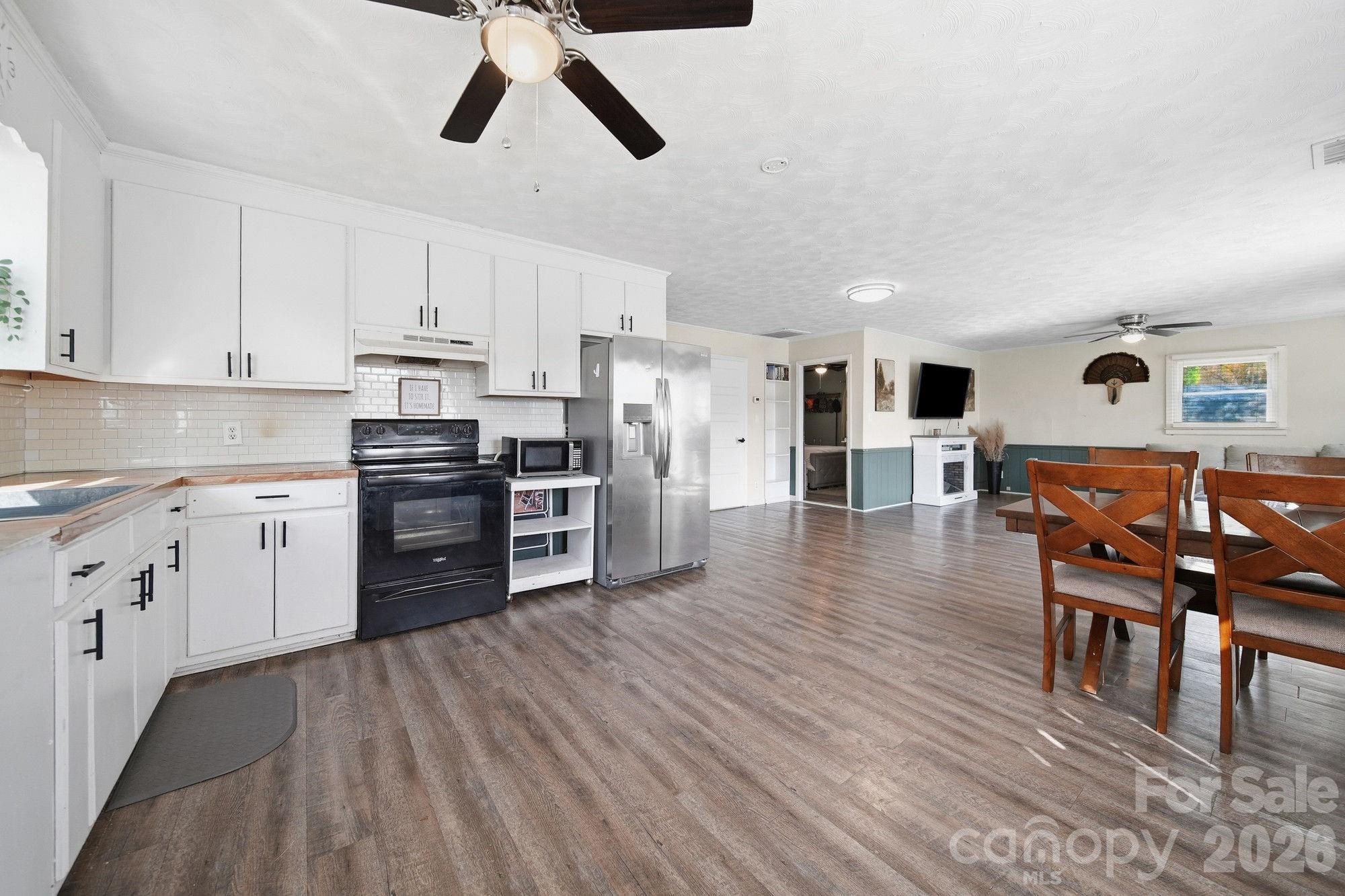 197 Vineyard Road — Norwood