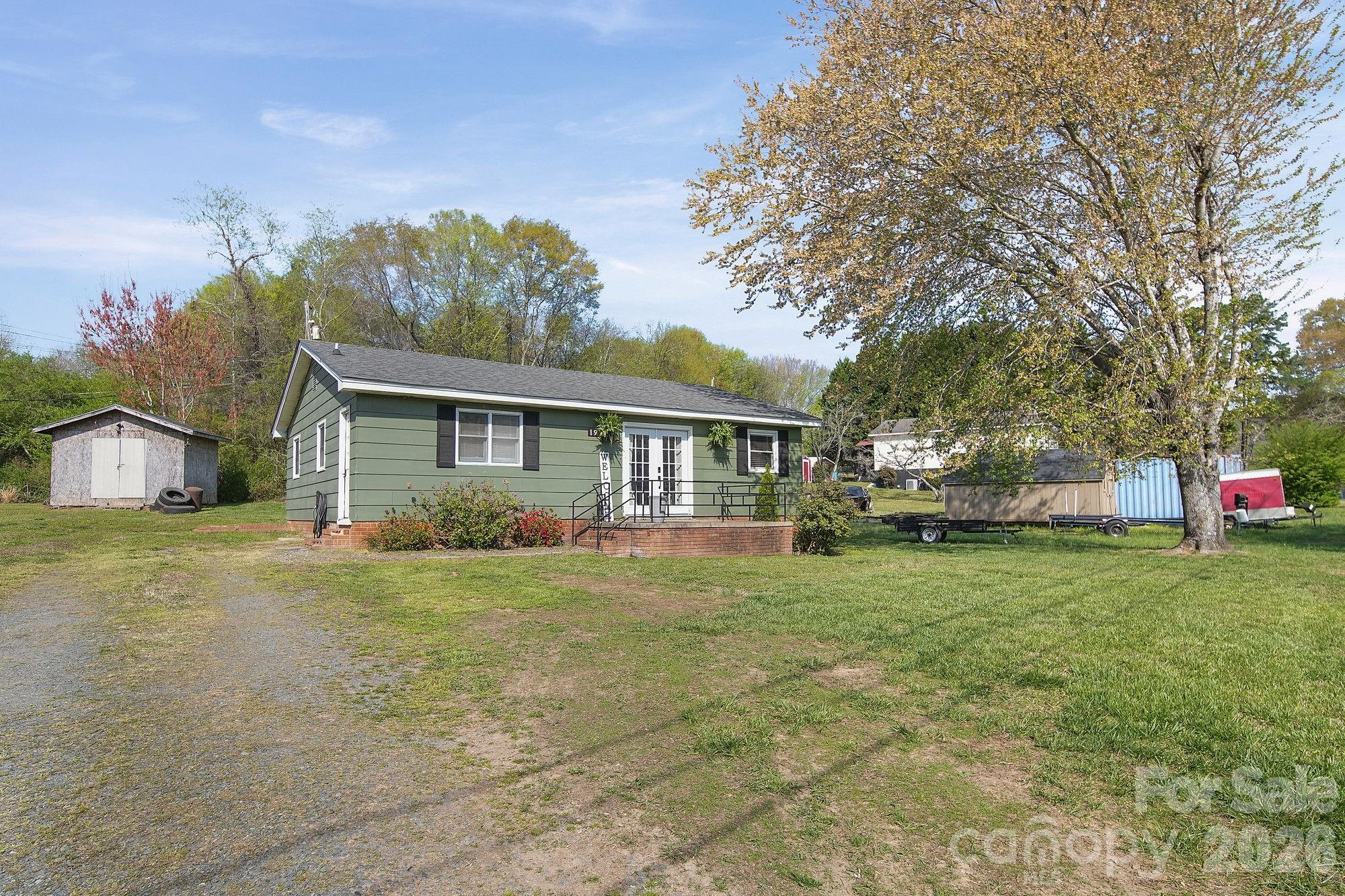 197 Vineyard Road — Norwood