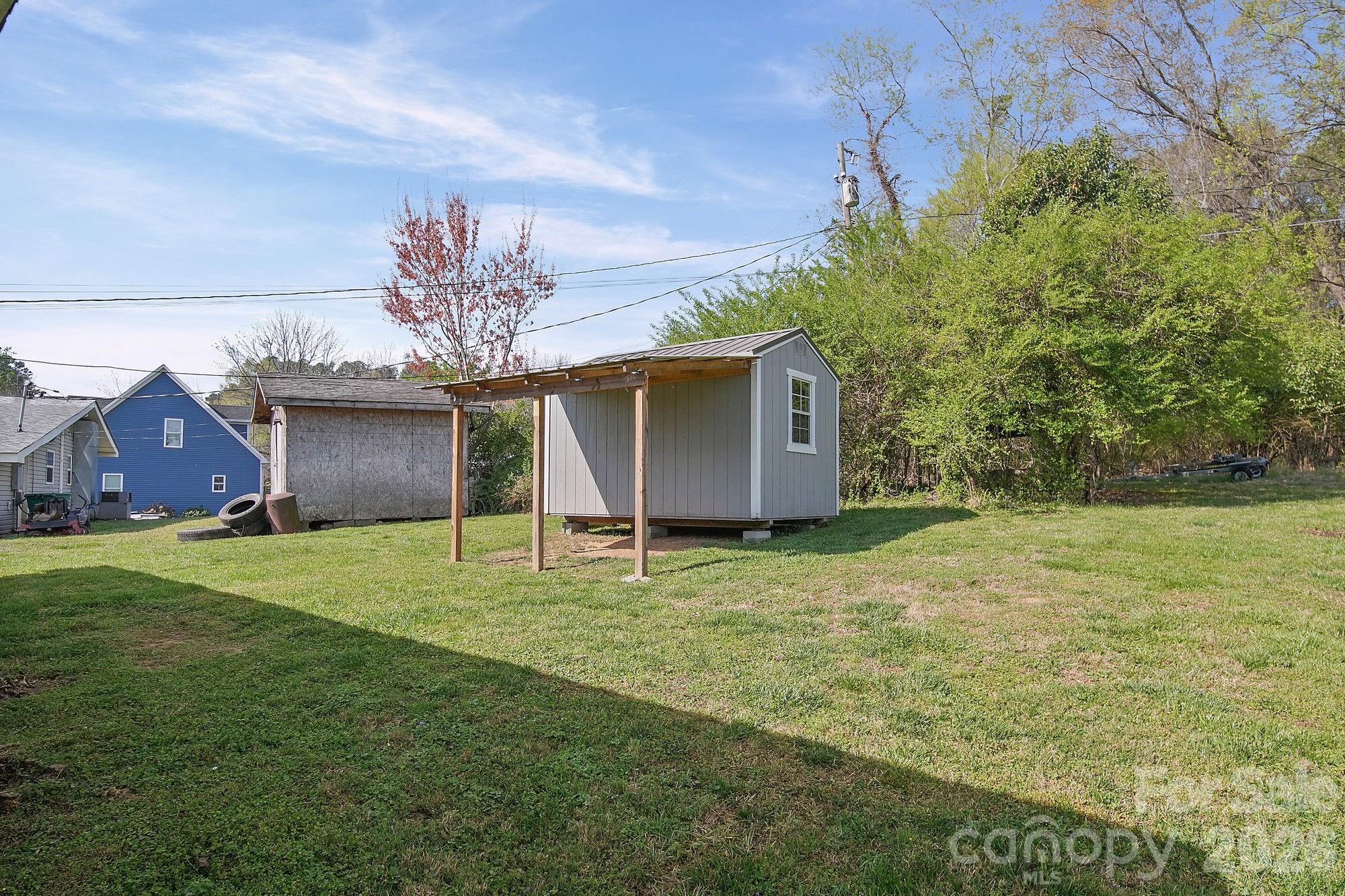 197 Vineyard Road — Norwood