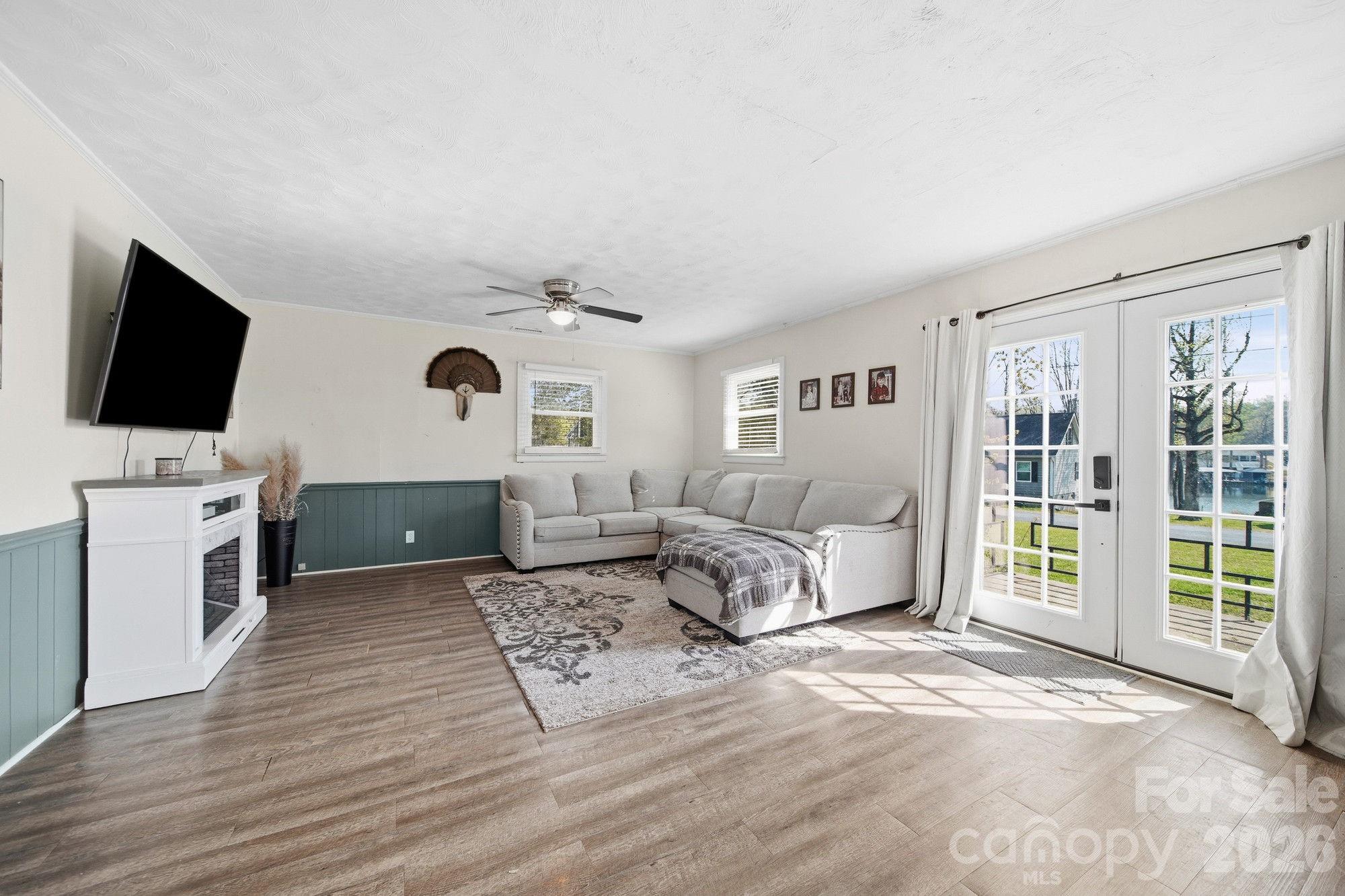 197 Vineyard Road — Norwood