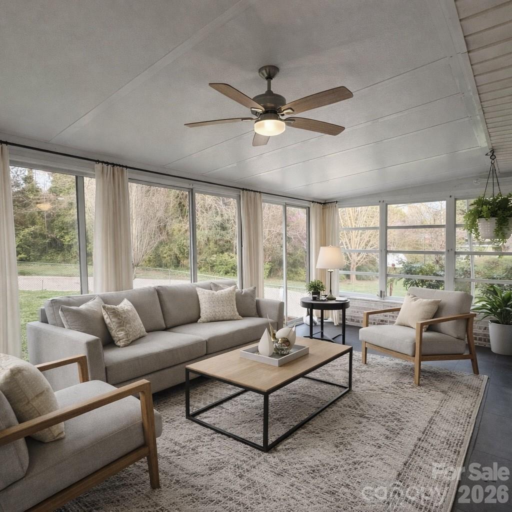 607 12th Avenue NE — Hickory