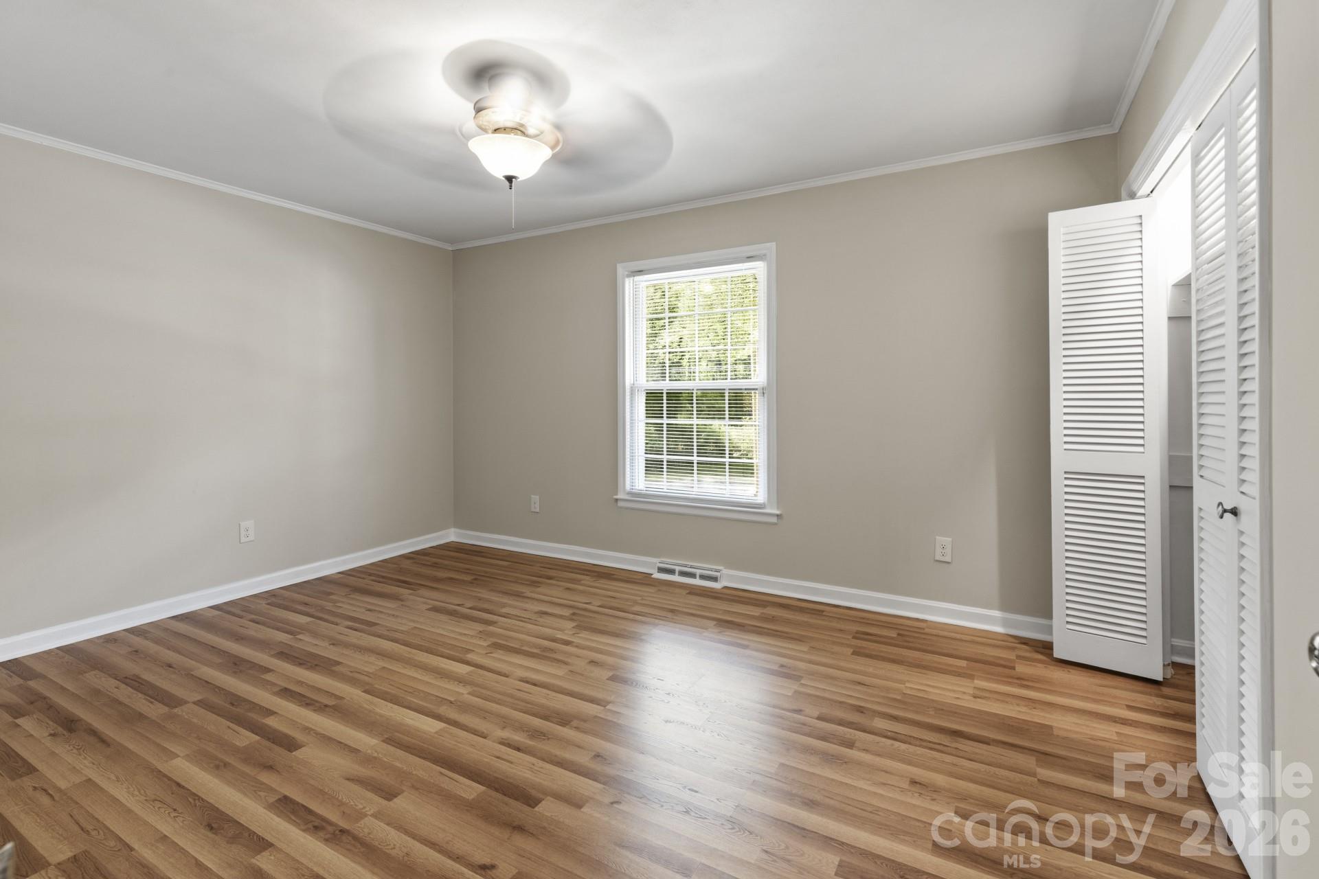 607 12th Avenue NE — Hickory