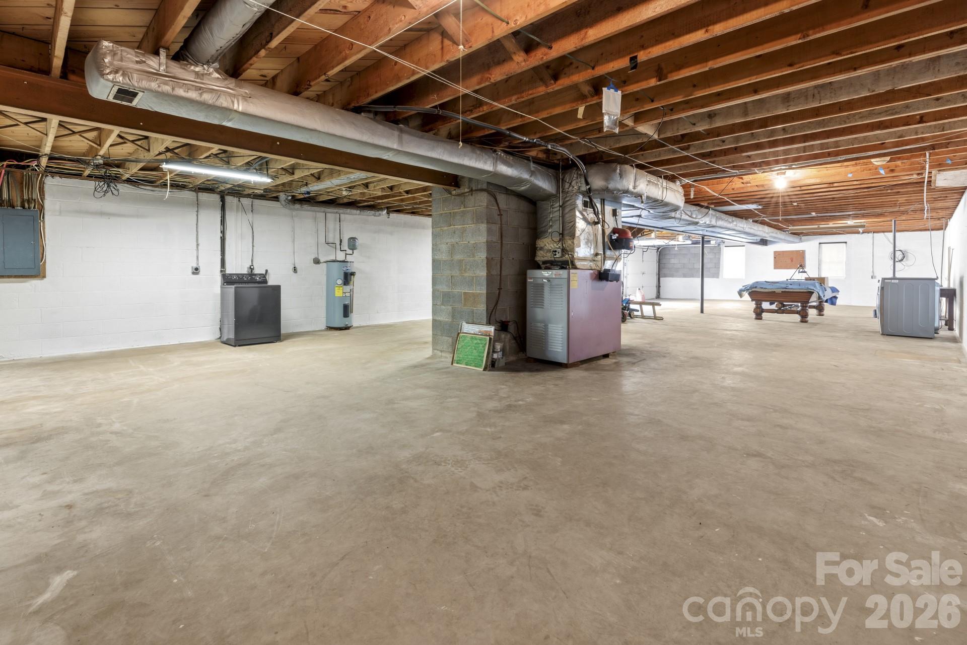 607 12th Avenue NE — Hickory