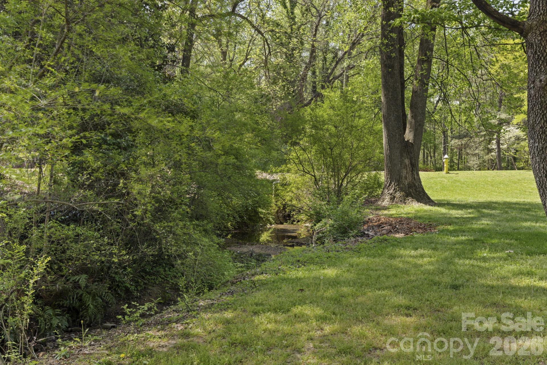 607 12th Avenue NE — Hickory