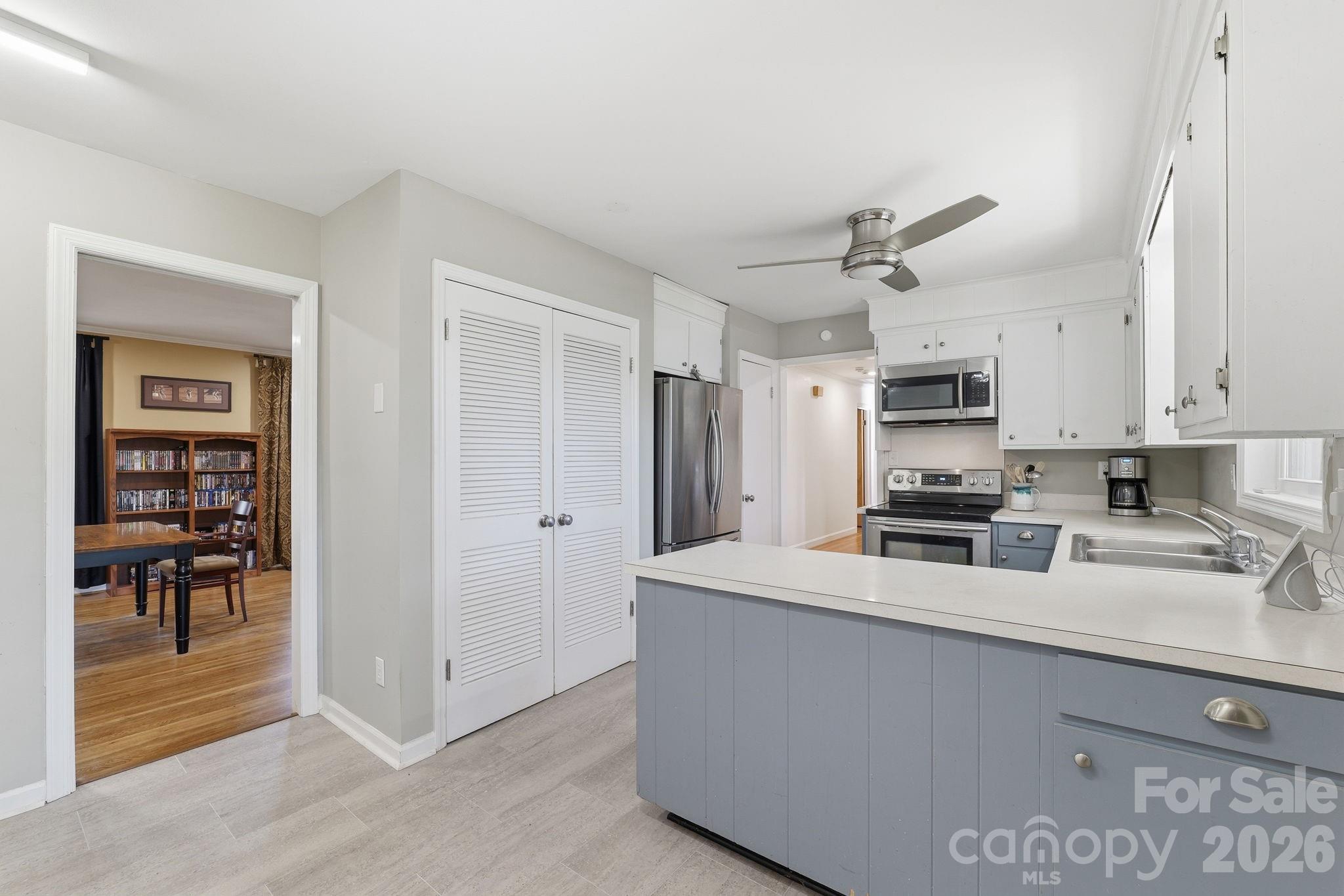 11715 Timber Ridge Road — Charlotte