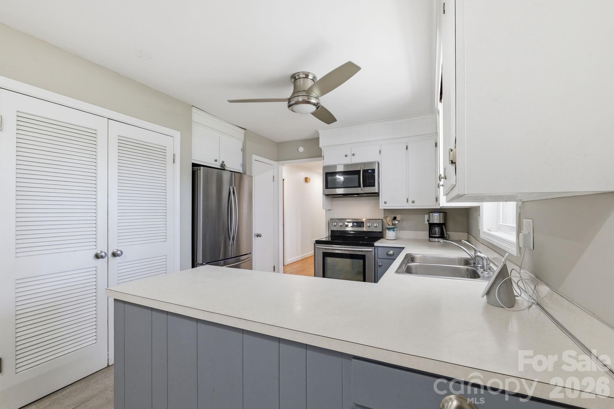 11715 Timber Ridge Road — Charlotte