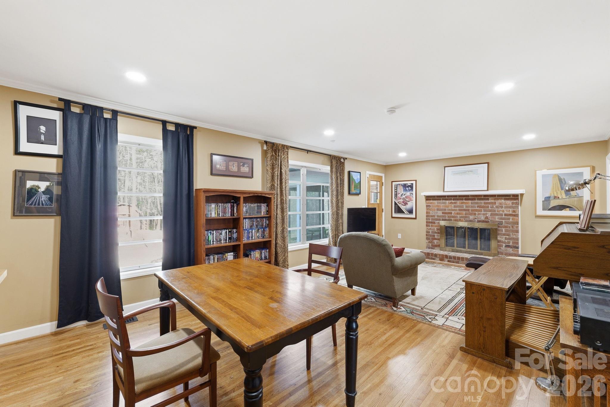 11715 Timber Ridge Road — Charlotte
