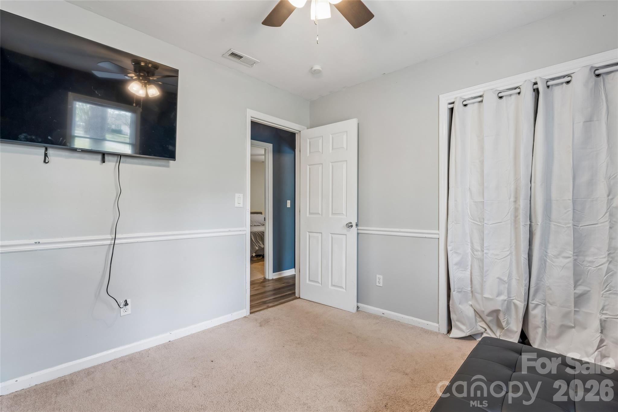 6127 Dovetail Court — Charlotte
