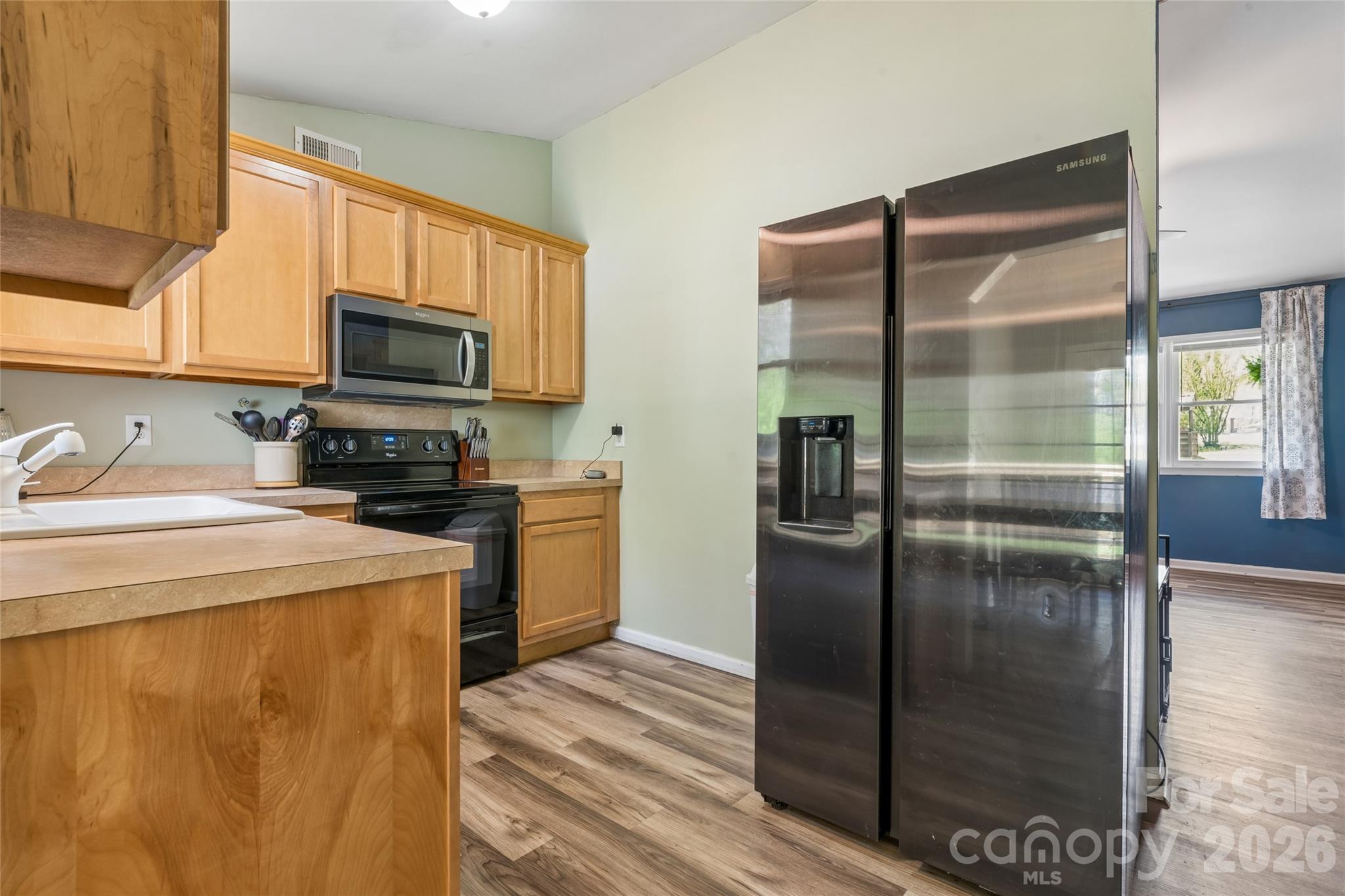 6127 Dovetail Court — Charlotte