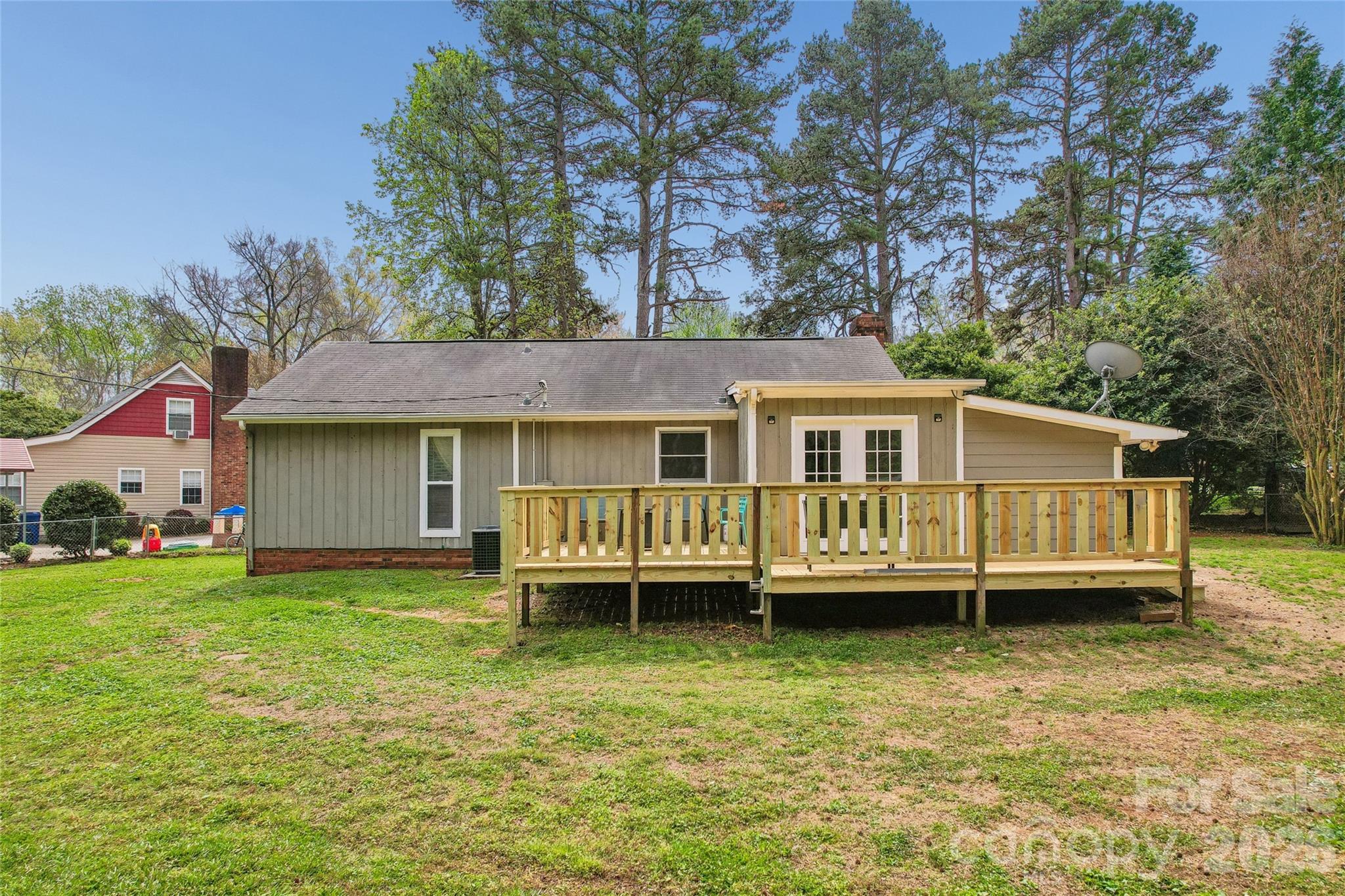 6127 Dovetail Court — Charlotte