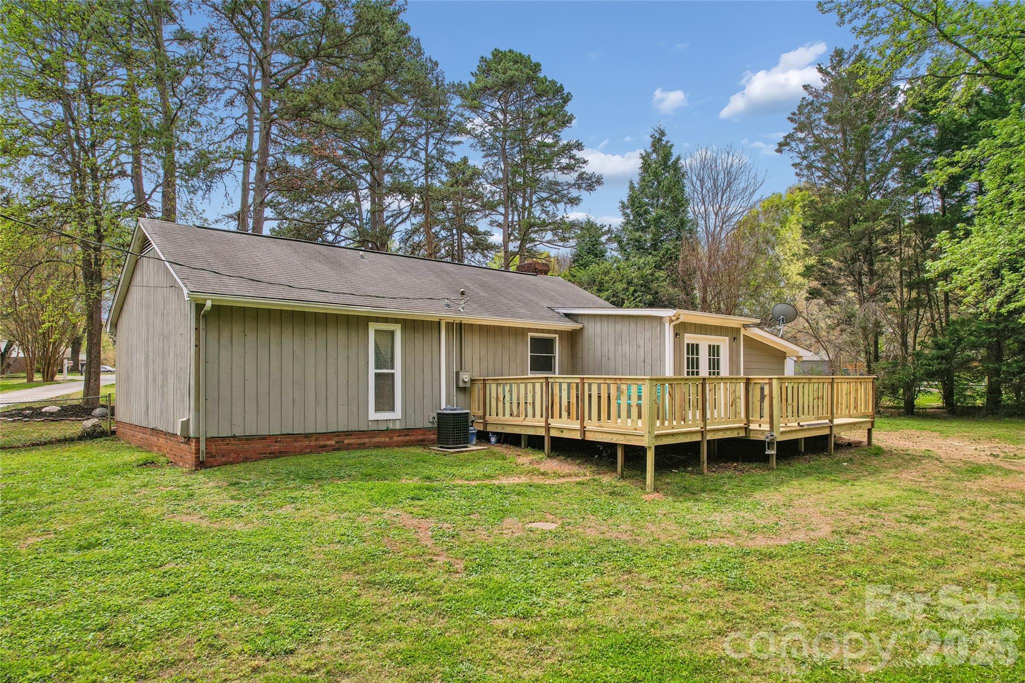 6127 Dovetail Court — Charlotte