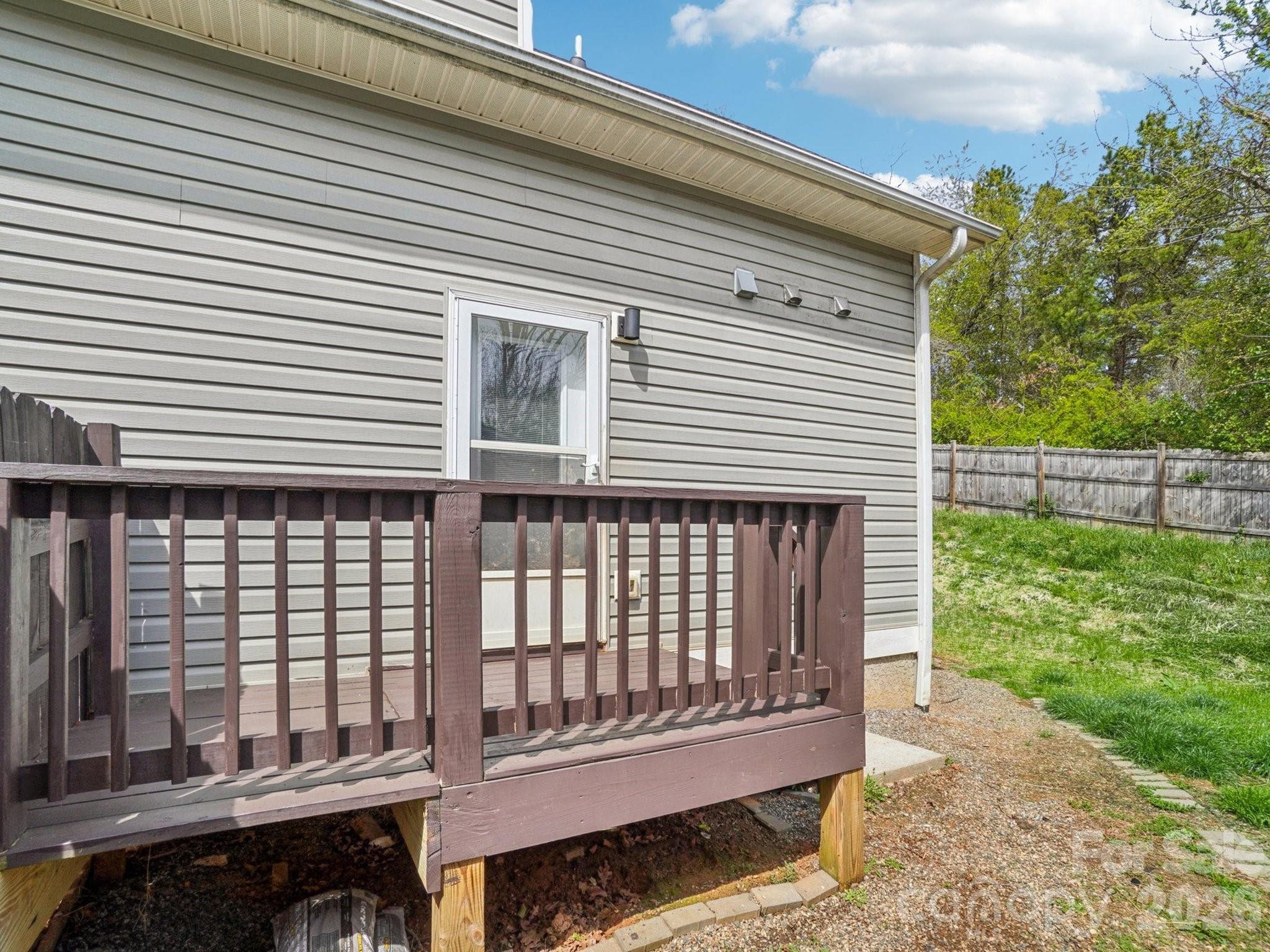 17 Yarrow Meadow Road — Weaverville