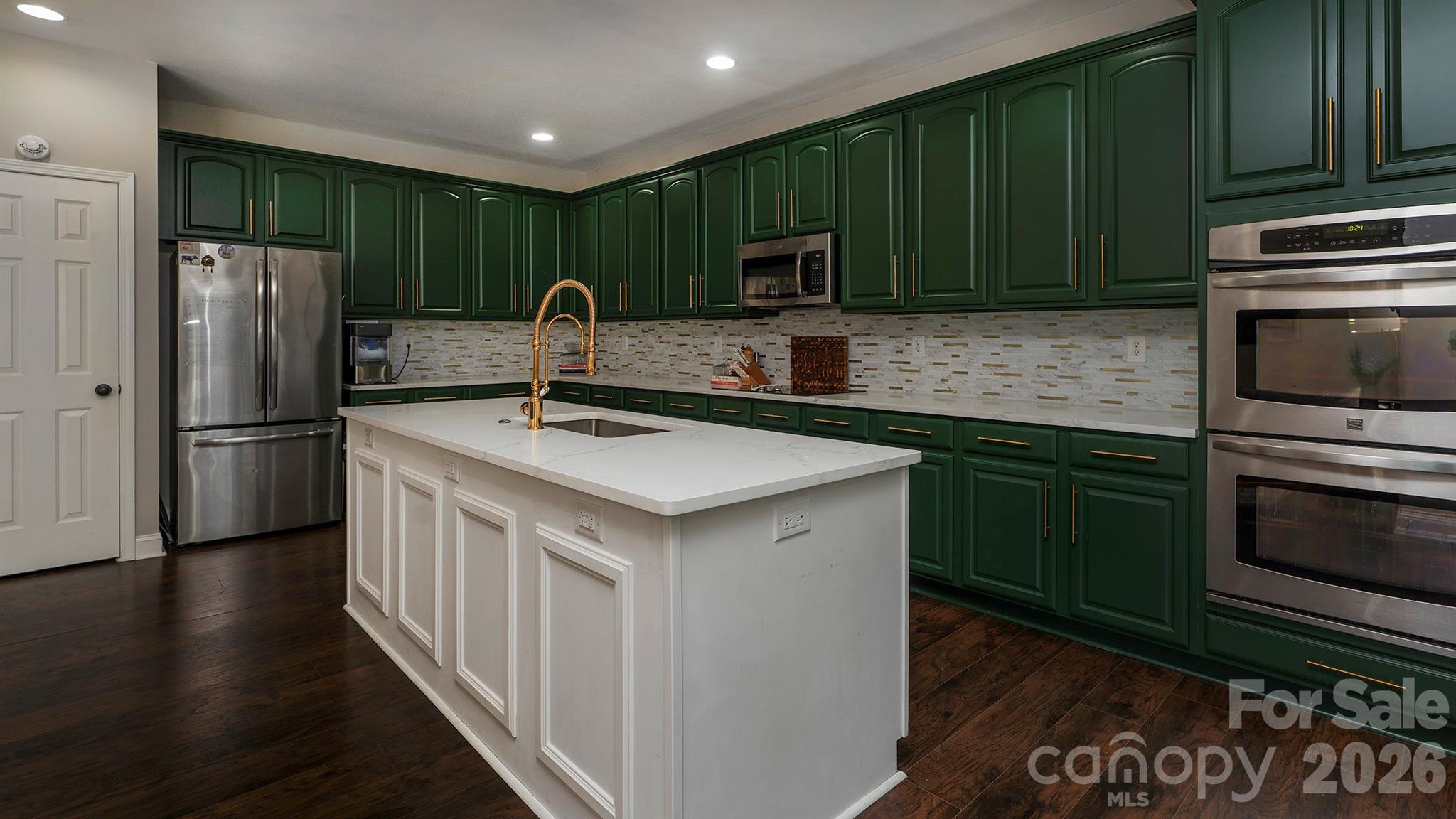 6934 Evanton Loch Road — Charlotte