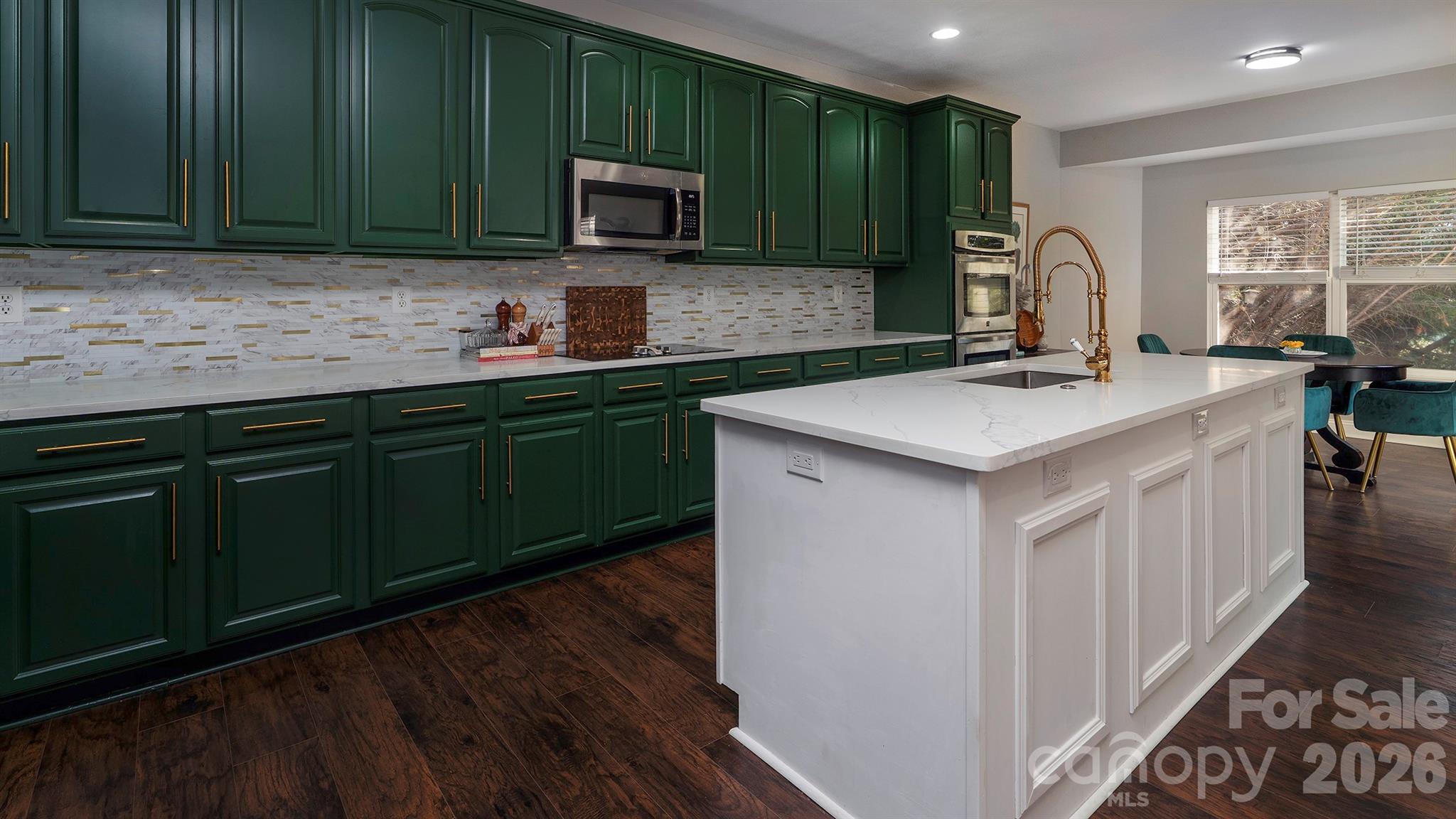 6934 Evanton Loch Road — Charlotte
