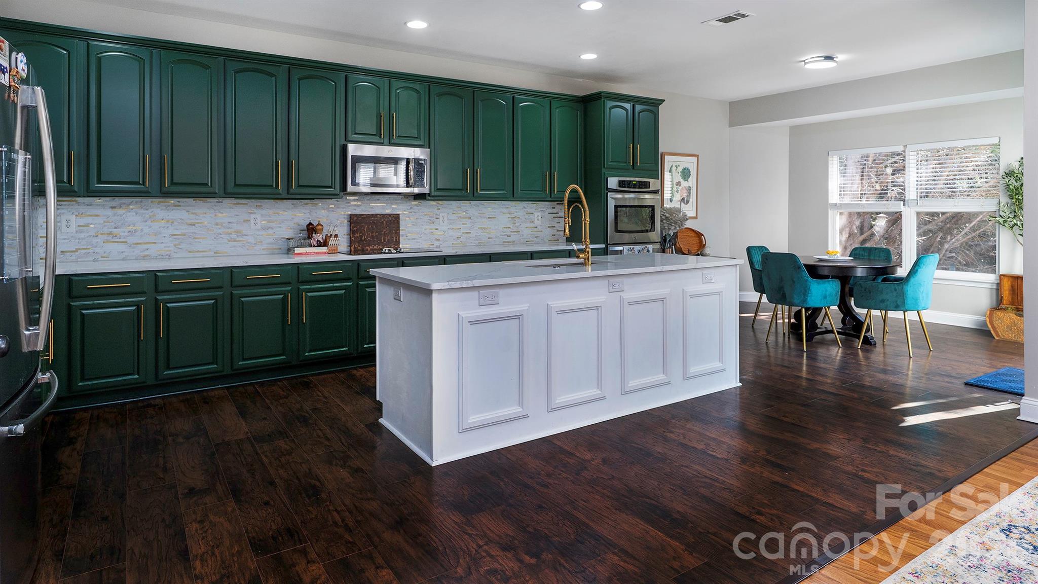 6934 Evanton Loch Road — Charlotte