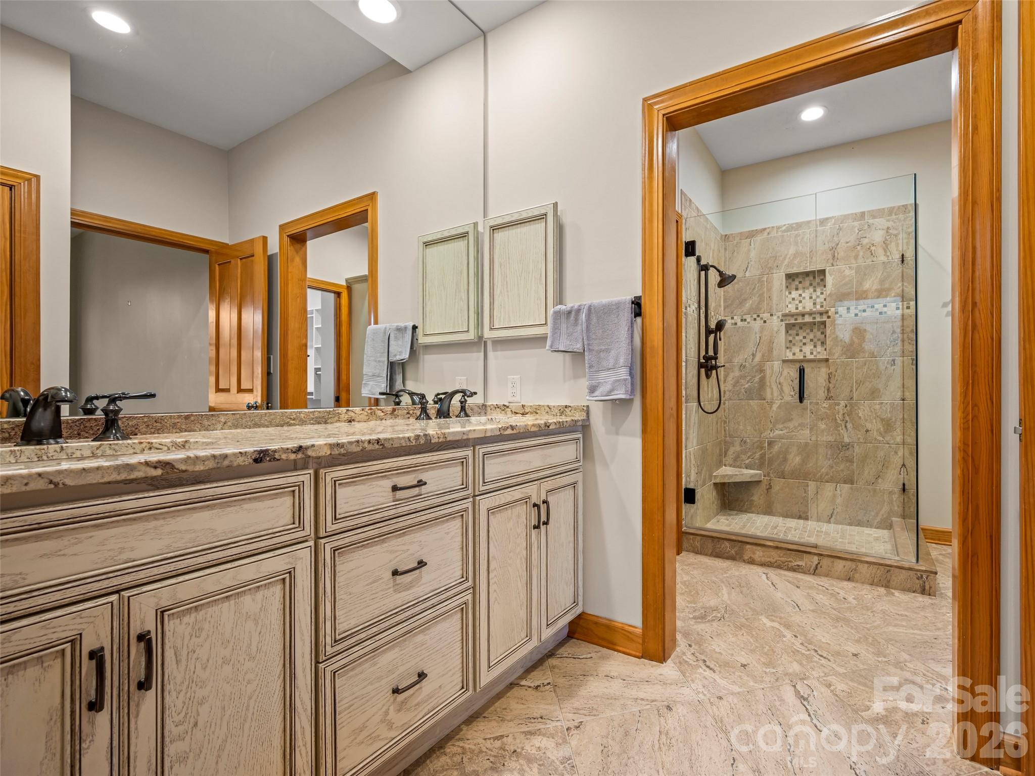4 Wild Ivy Run — Hendersonville