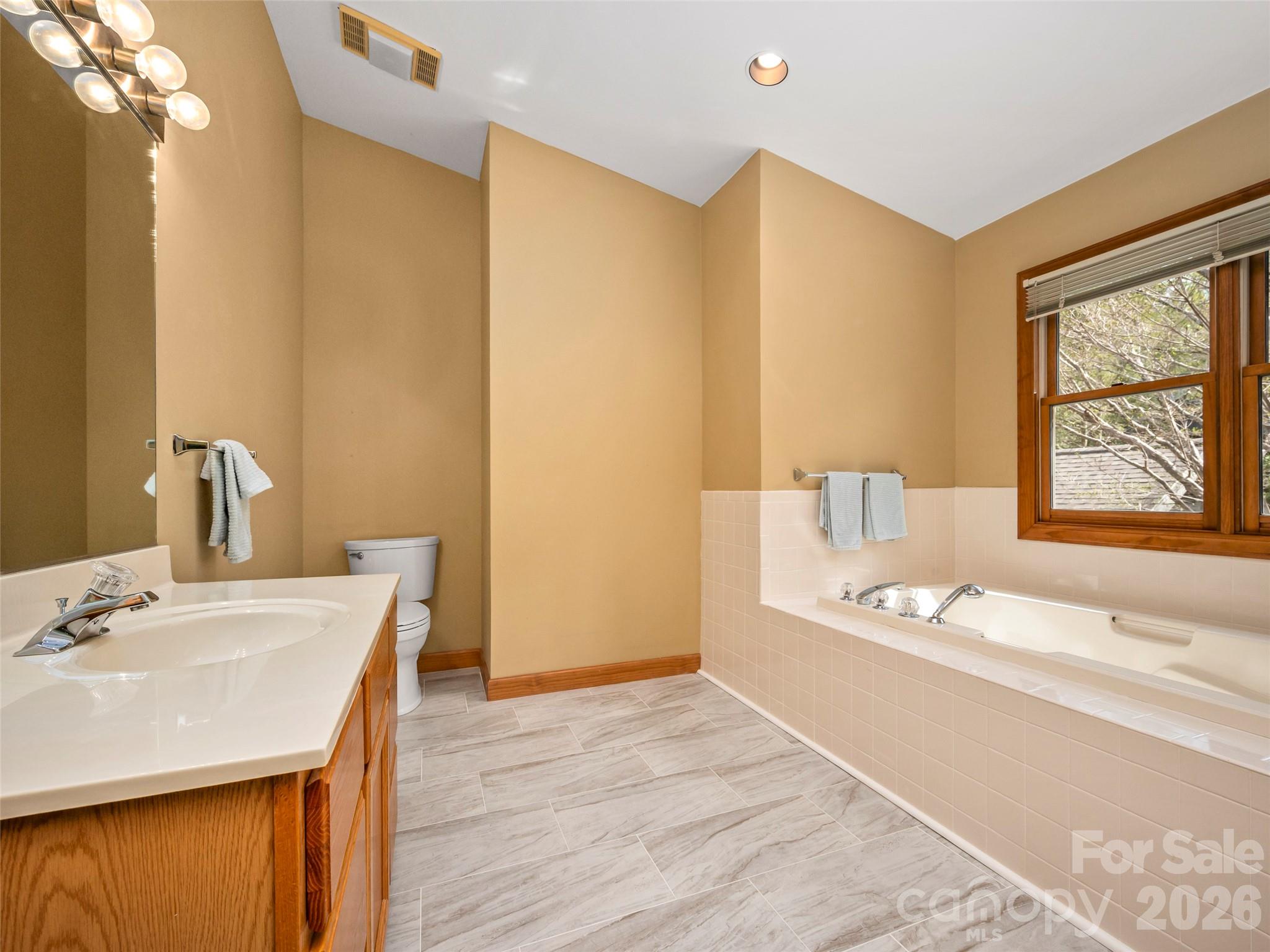 4 Wild Ivy Run — Hendersonville