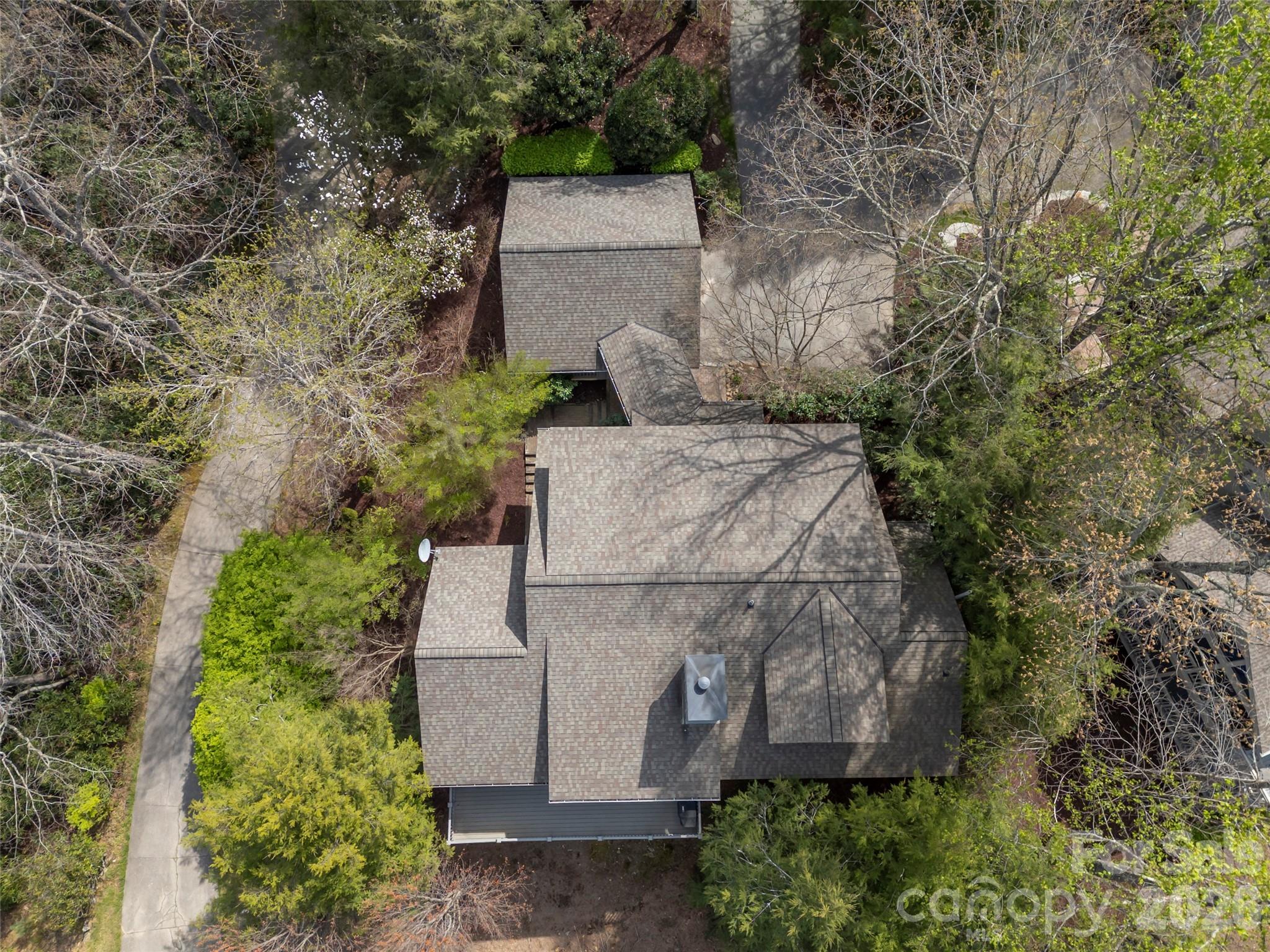 4 Wild Ivy Run — Hendersonville