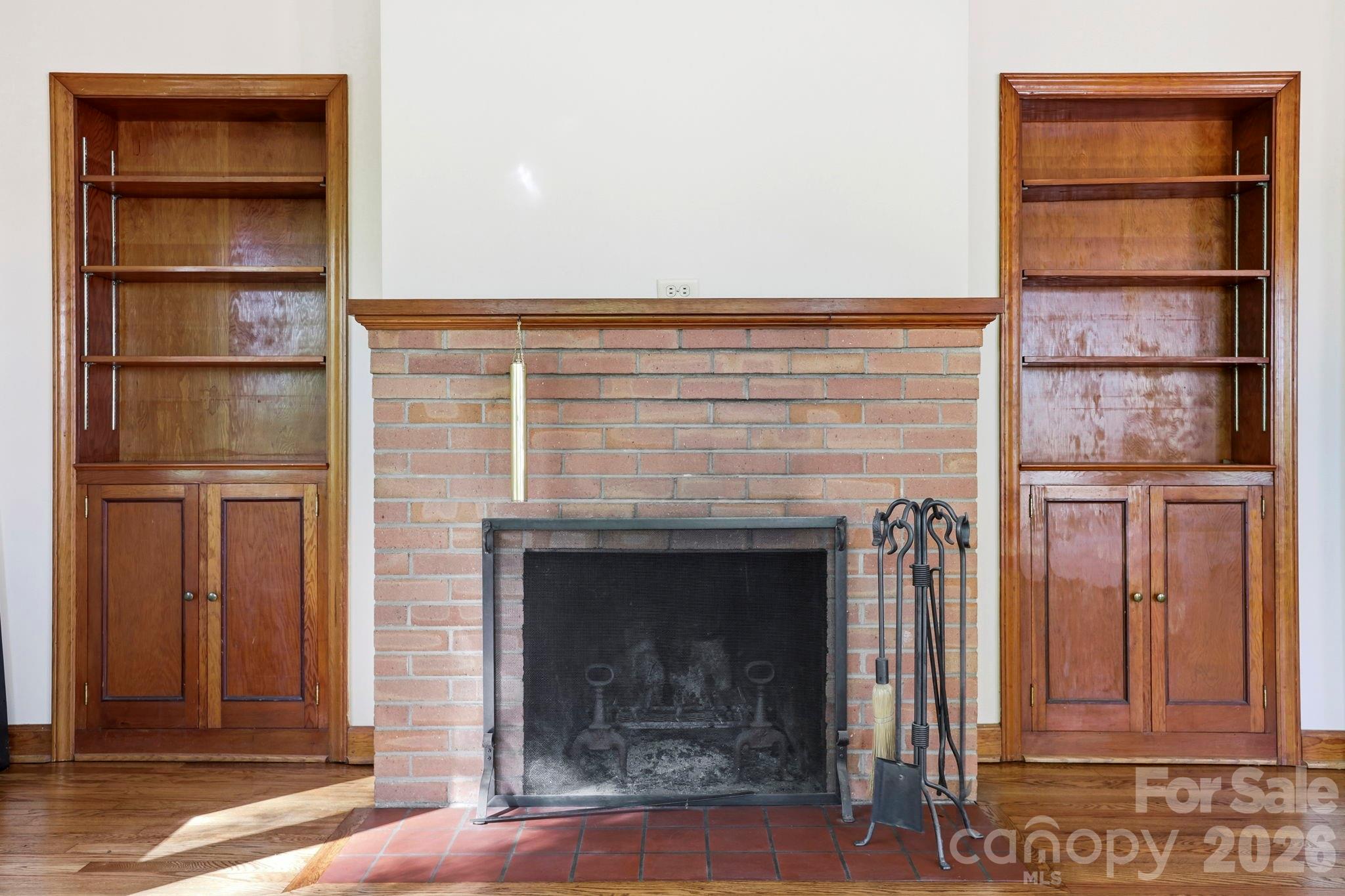 121 Wells Street — Hendersonville