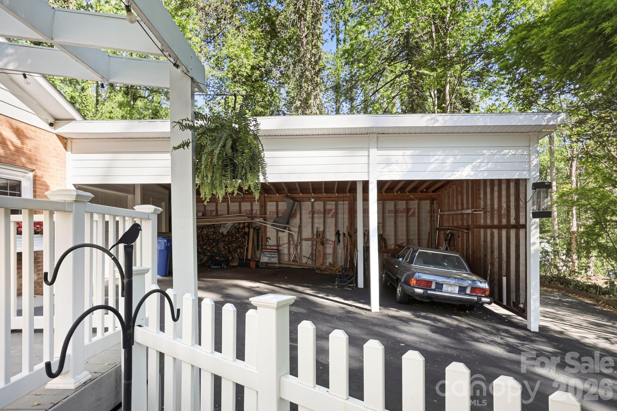 121 Wells Street — Hendersonville