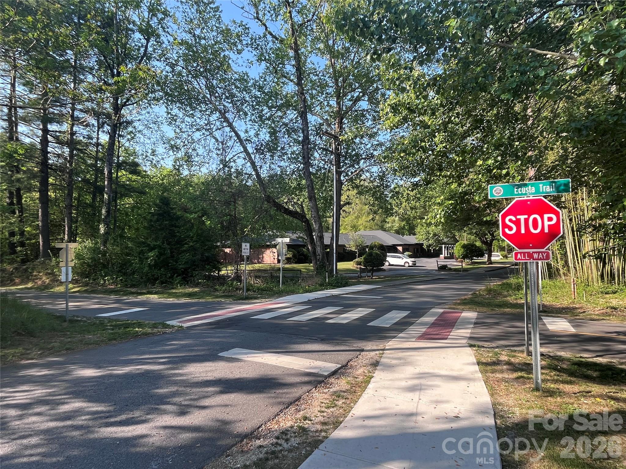 121 Wells Street — Hendersonville