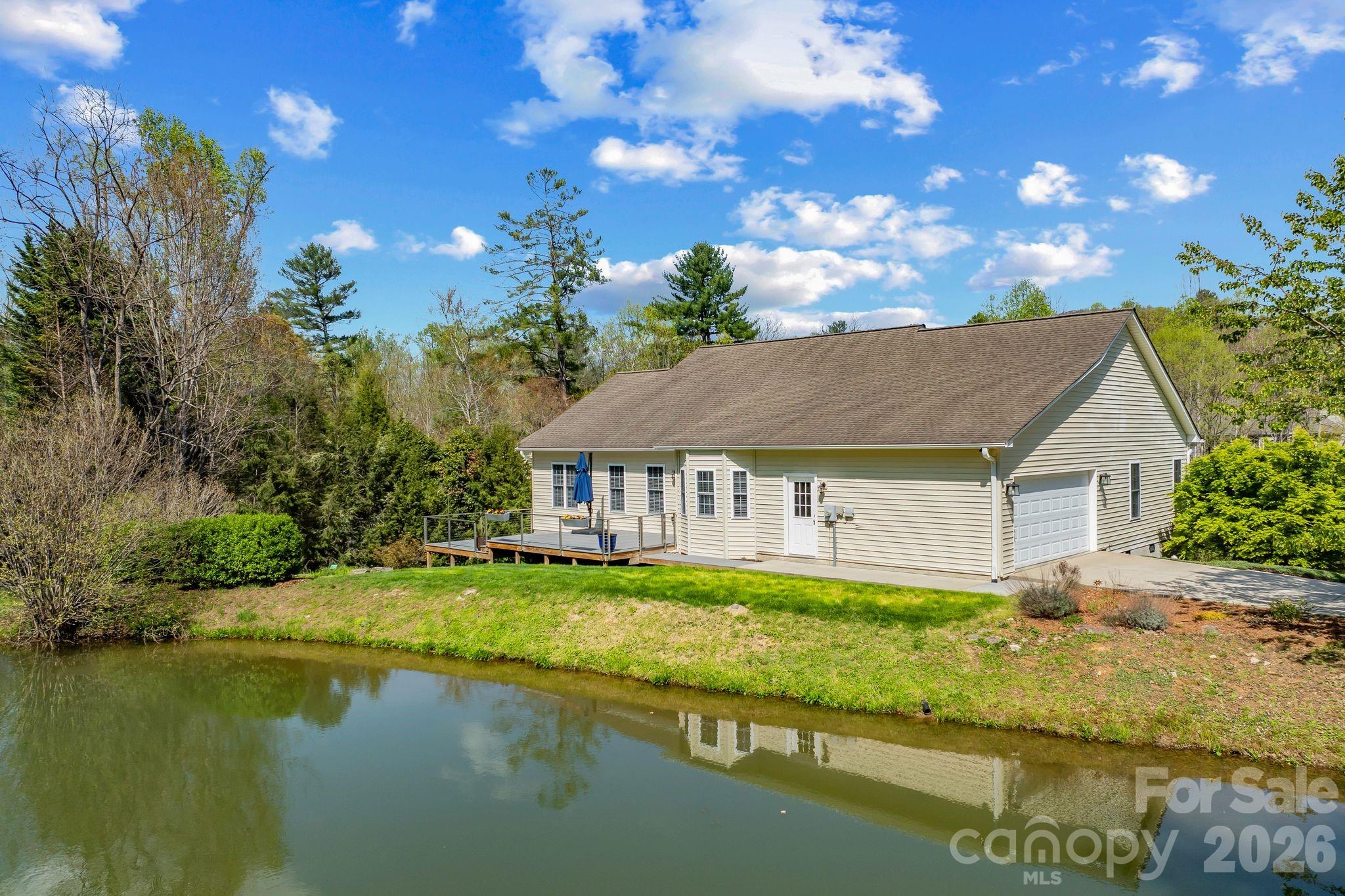 79 Mill Pond Way — Hendersonville